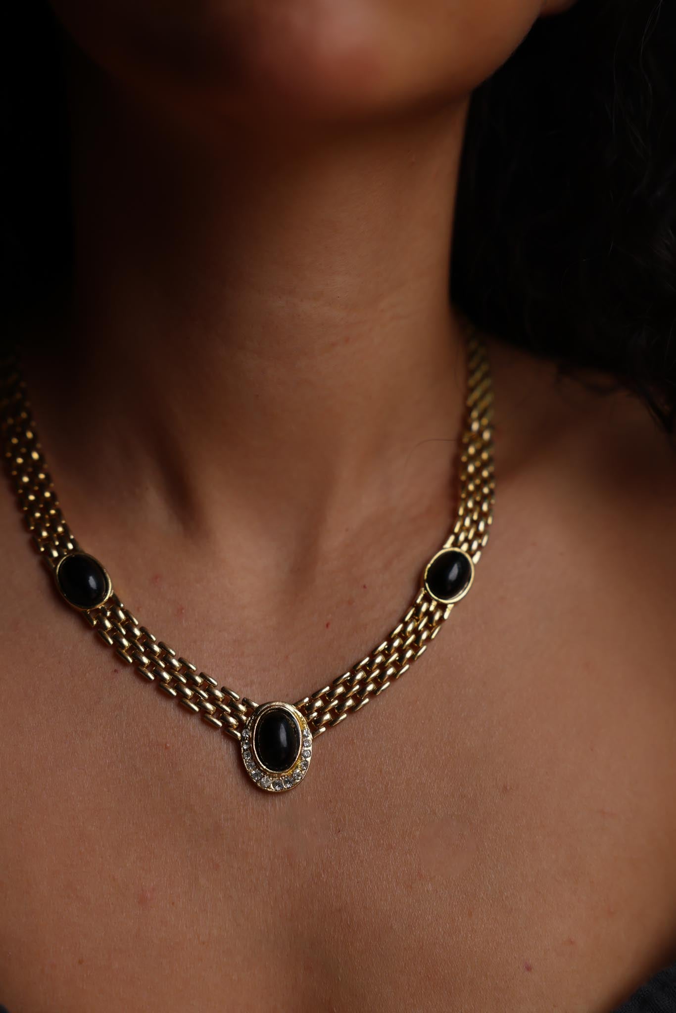 Black Cabochon Woven Chain Necklace