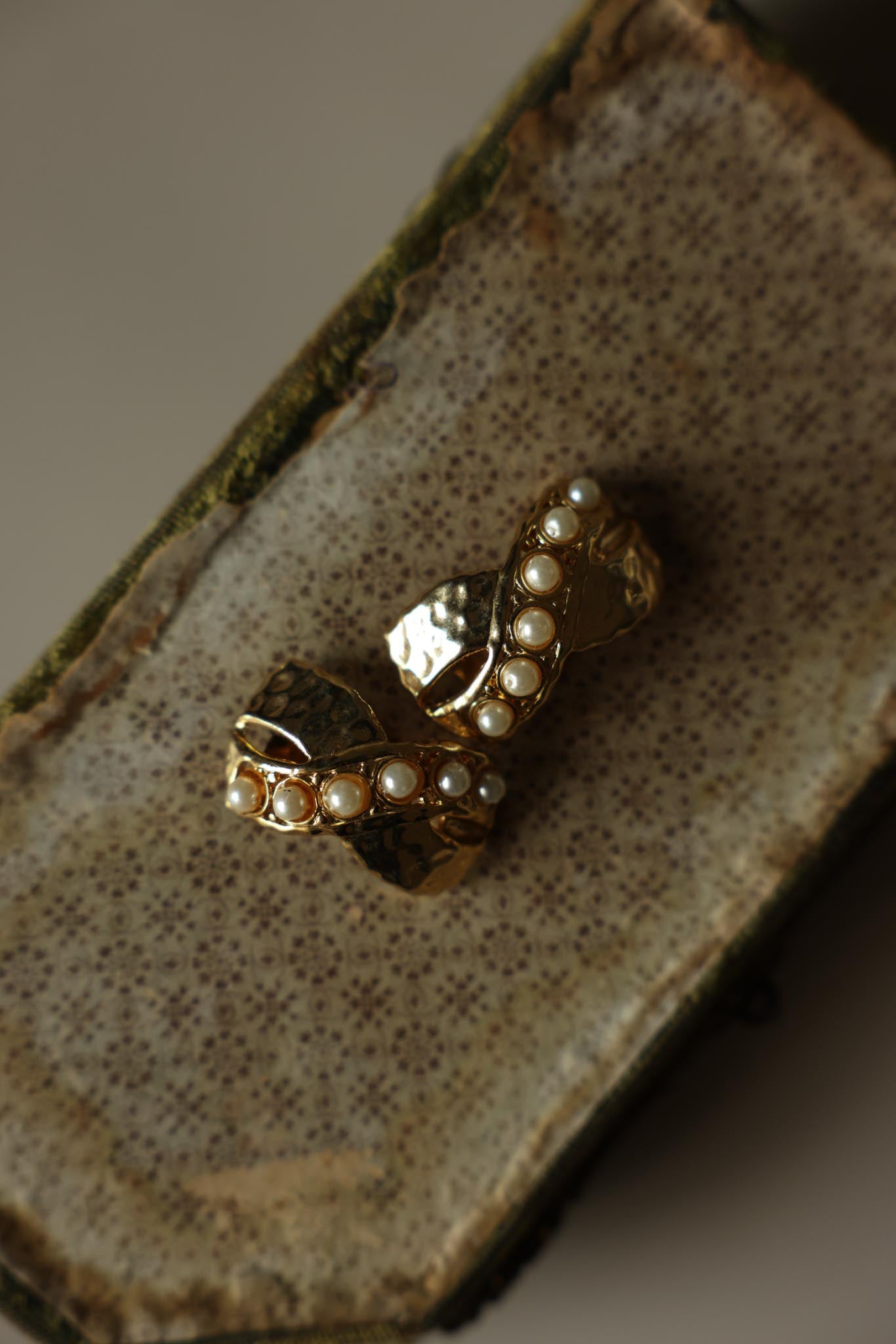 Gold-Tone Faux Pearl Sculpted Shoe Clips