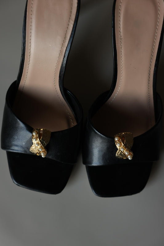 Gold-Tone Faux Pearl Sculpted Shoe Clips