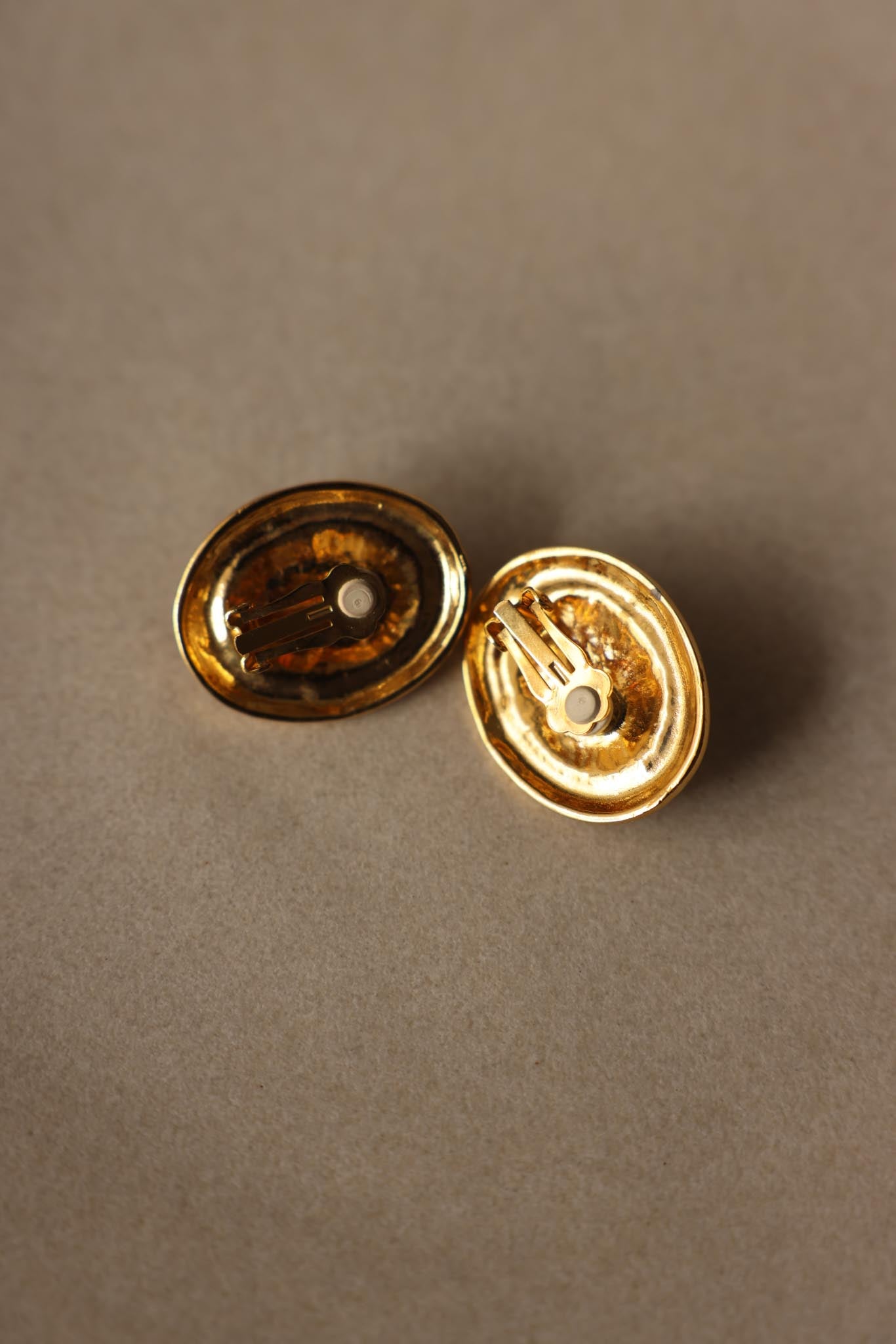 Vintage Gold Tone Faux Pearl Oval Clip-On Earrings|Vintage Baazaar 