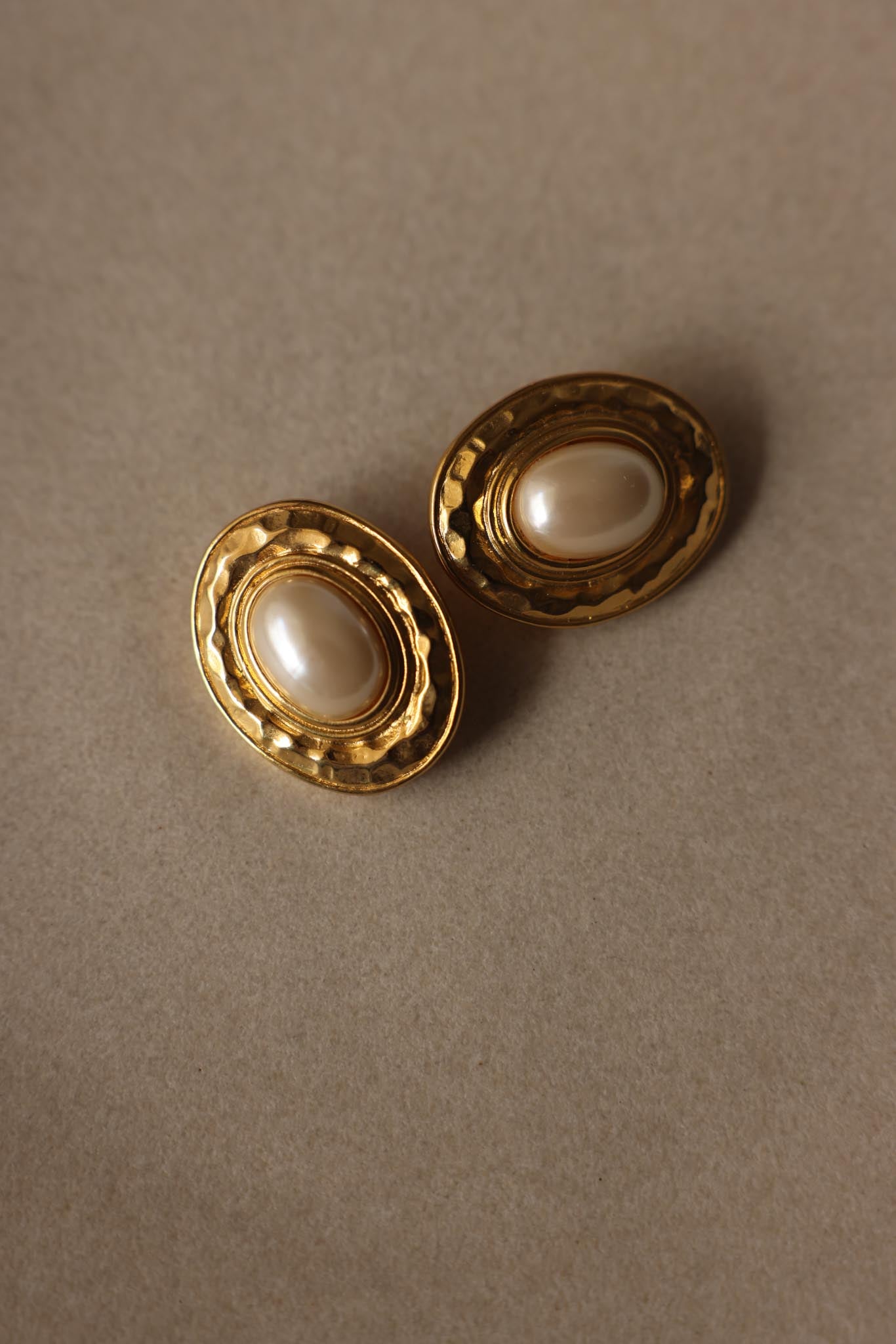 Vintage Gold Tone Faux Pearl Oval Clip-On Earrings|Vintage Baazaar 