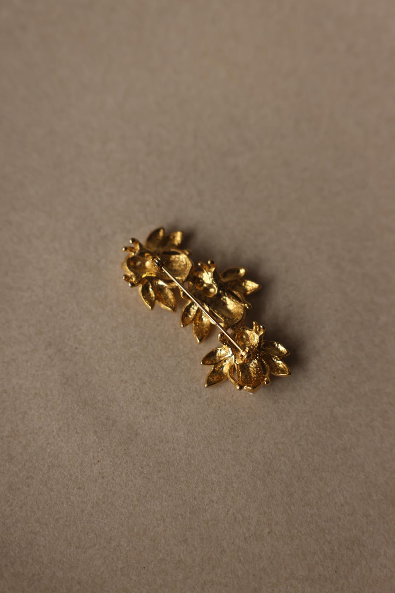 Vintage Gold Tone Bee Brooch|Vintage Baazaar 