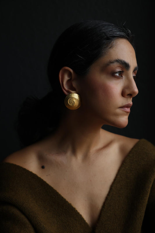 Vintage Brushed Gold Swirl Clip-On Earrings|Vintage Baazaar 