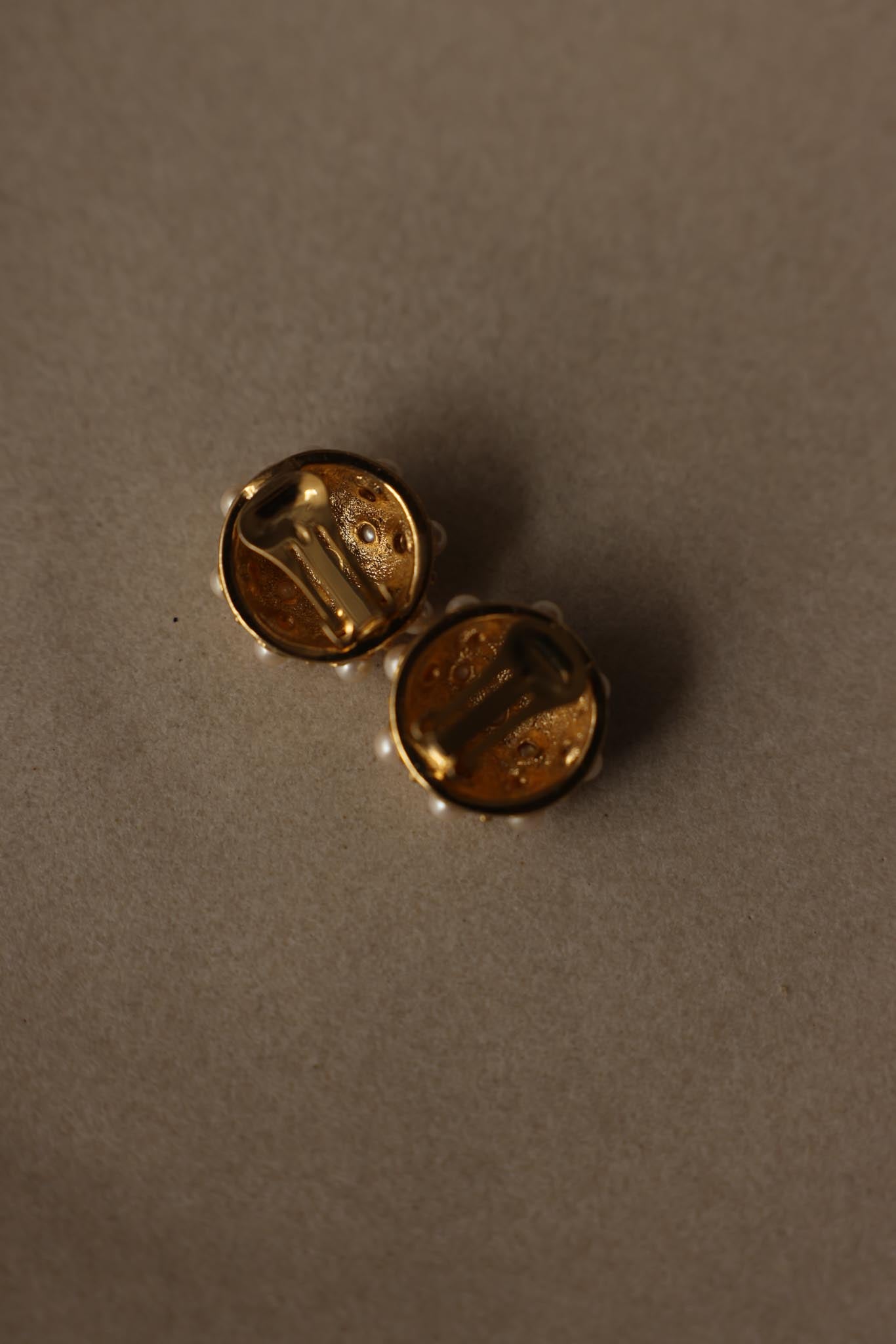 Vintage Gold Tone Faux Pearl Dome Clip-On Earrings|Vintage Baazaar 