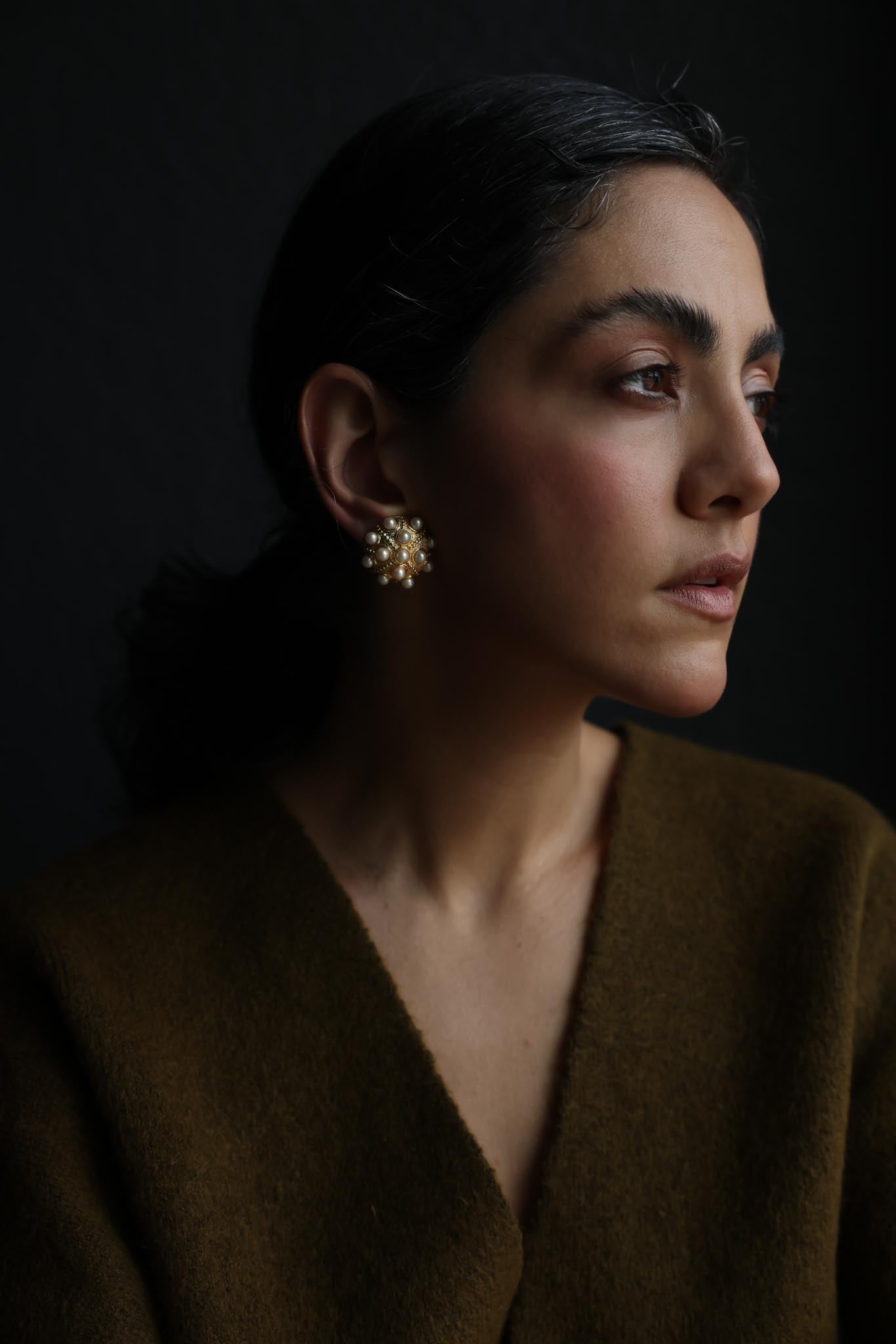 Vintage Gold Tone Faux Pearl Dome Clip-On Earrings|Vintage Baazaar 