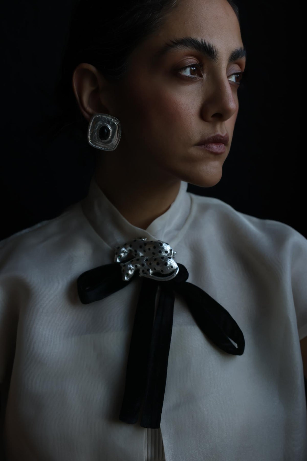 Chunky Silvertone Square Black Cabochon Clip-On Earrings|Vintage Baazaar 