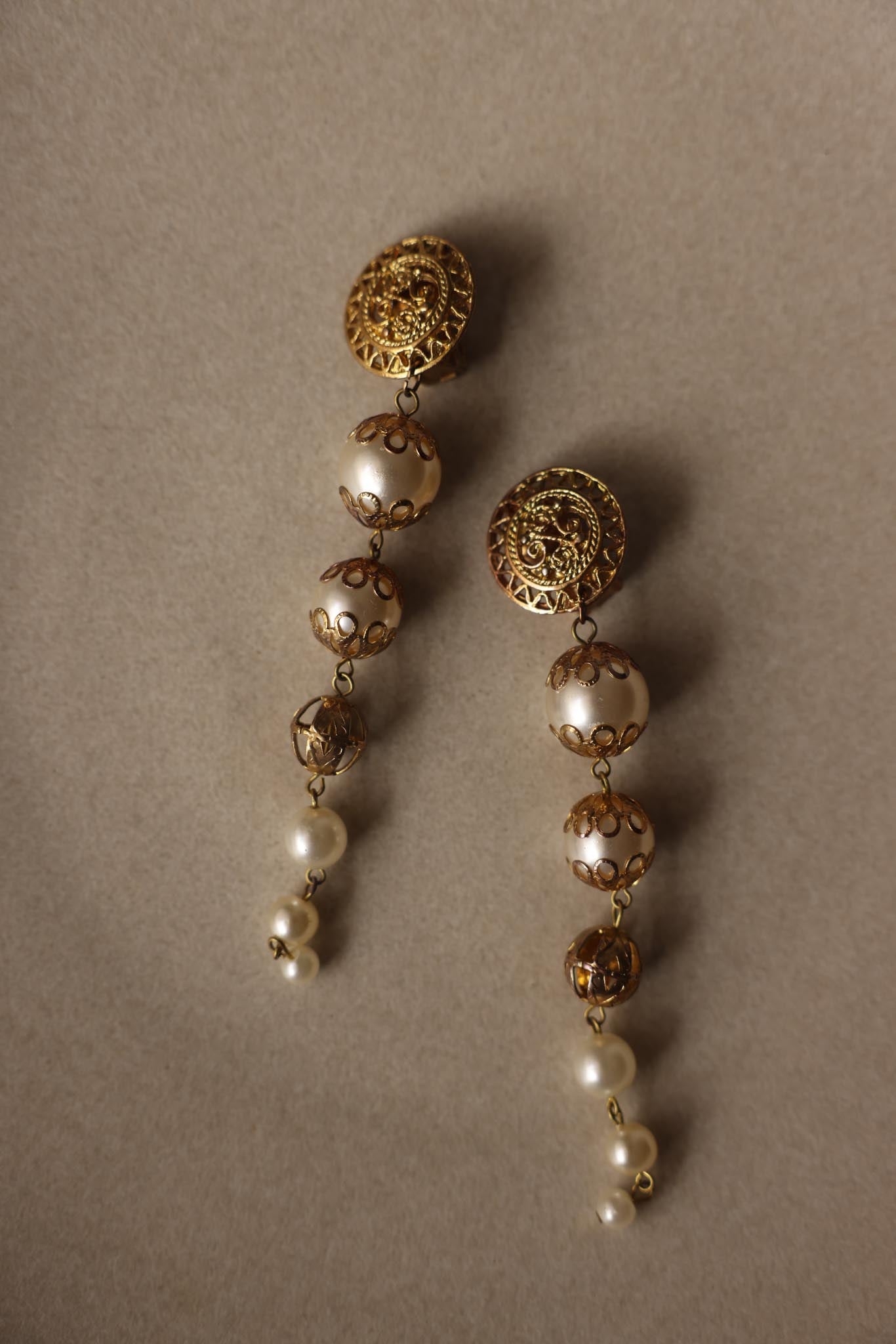 Vintage Gold Tone Faux Pearl Dangle Clip-On Earrings|Vintage Baazaar 