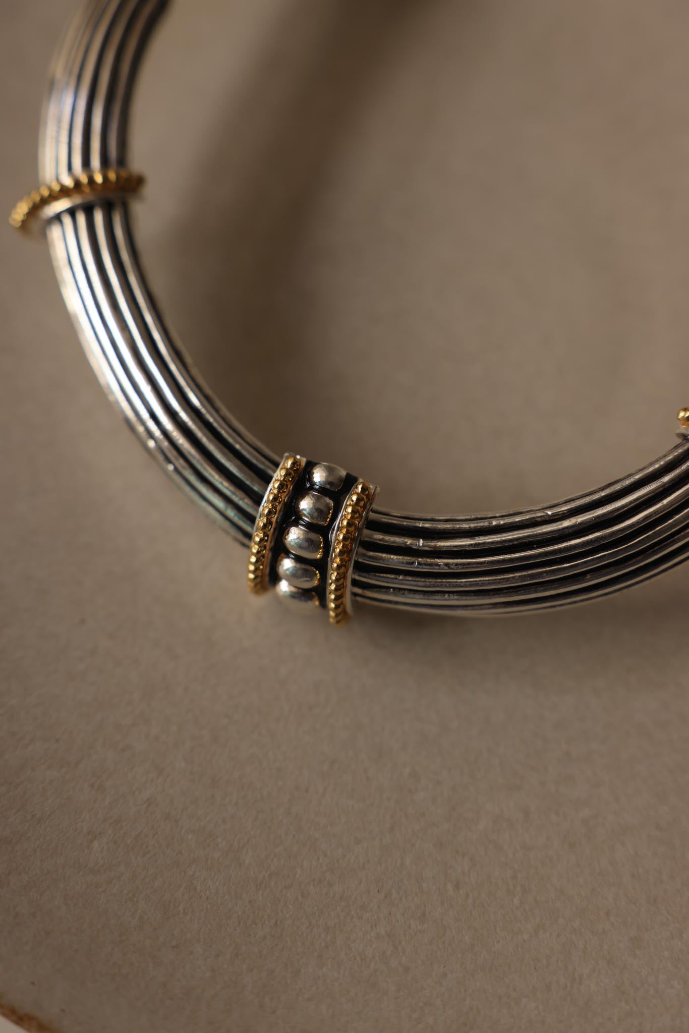 Vintage Two Tone Hinged Collar Necklace|Vintage Baazaar 