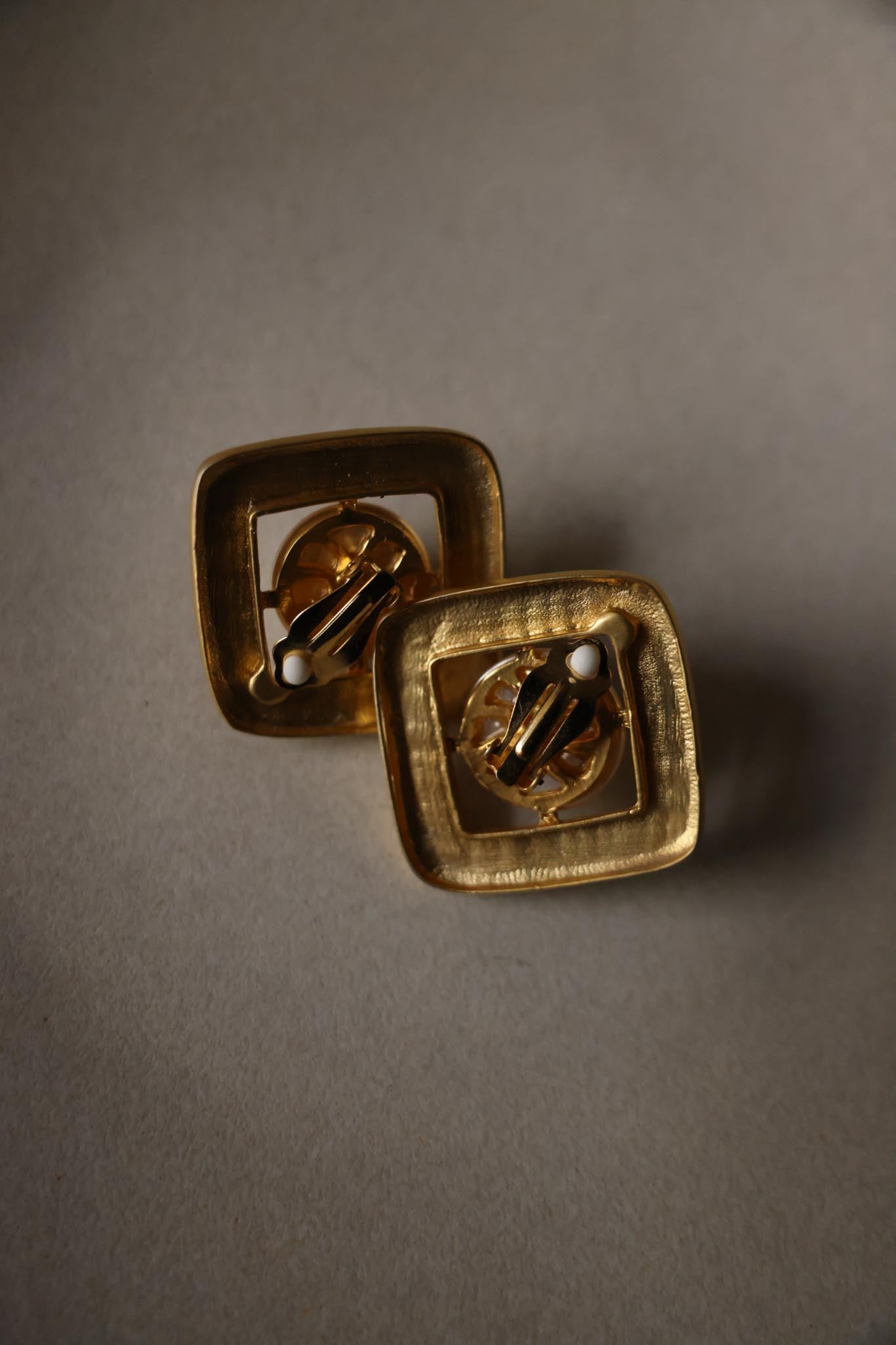 Matte Gold Faux Pearl Clip-On Earrings|Vintage Baazaar 
