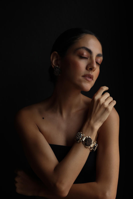 Judy Lee Black and Brushed Gold Chunky Oval Bracelet and Earrings Set|Vintage Baazaar 