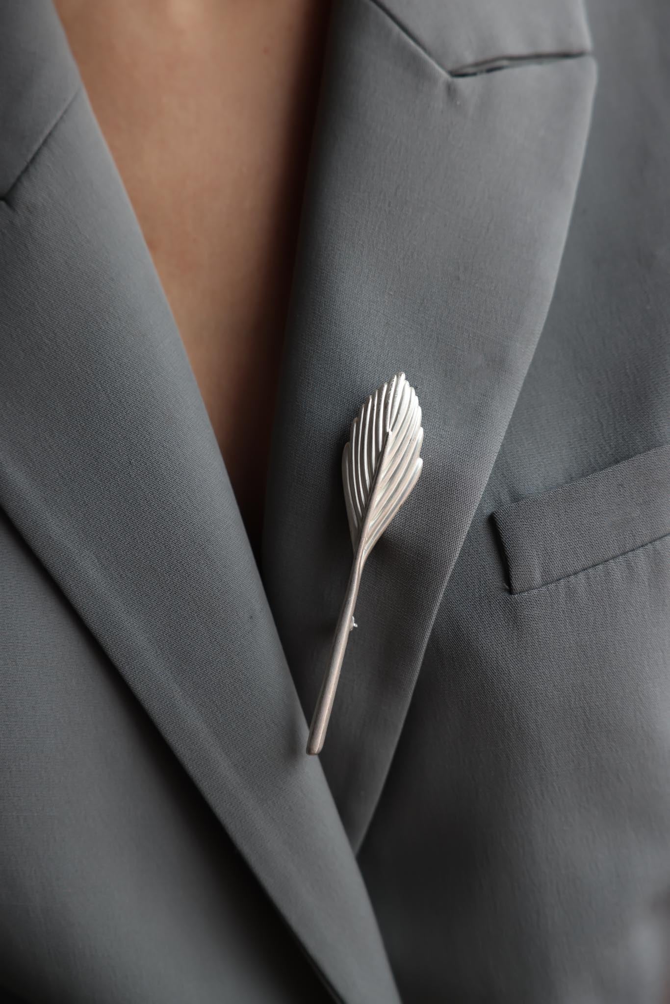 Monet Matte Silver Feather Brooch|Vintage Baazaar 