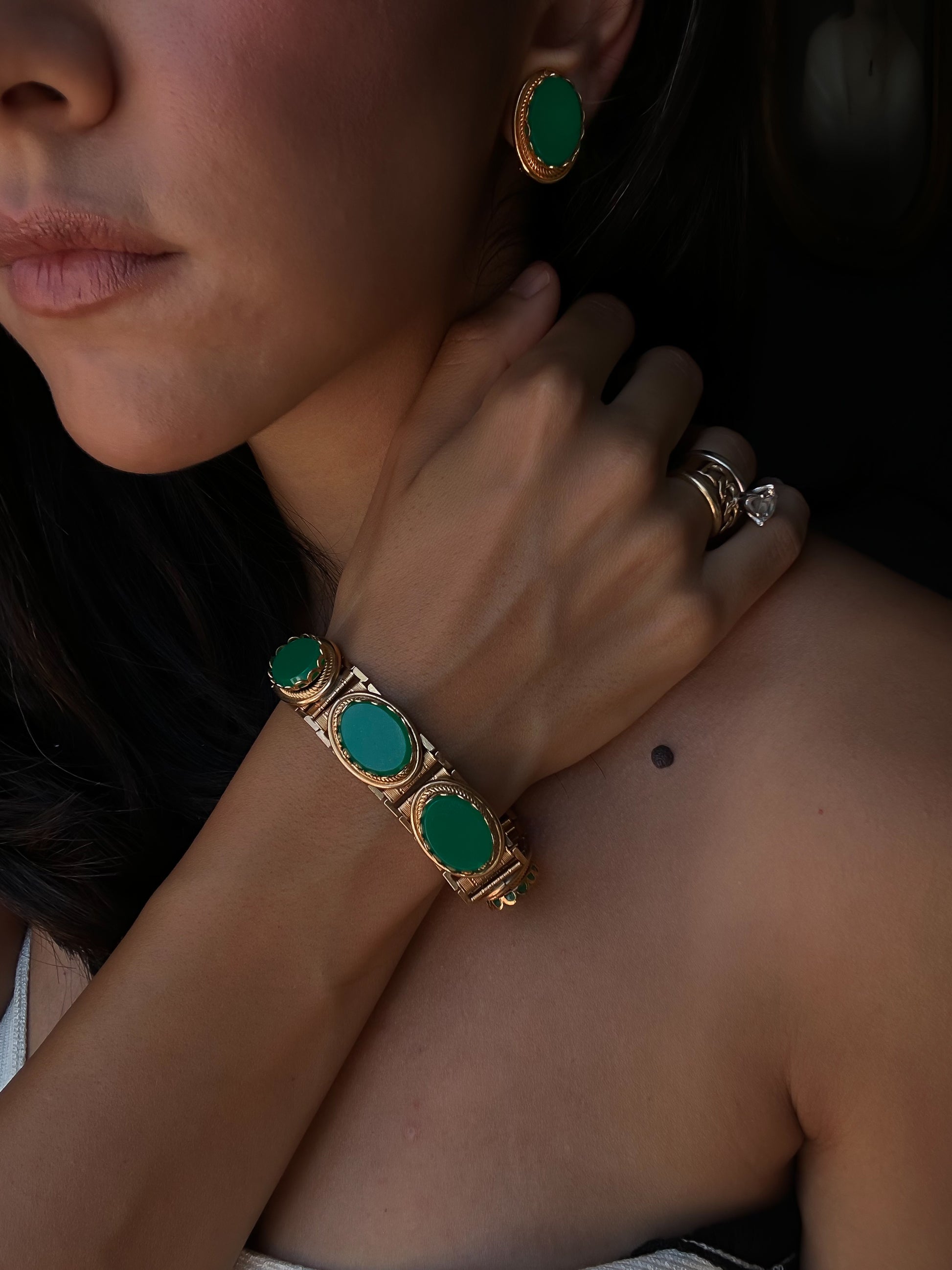 Emerald Empress Set Earrings & Bracelet|Vintage Baazaar 