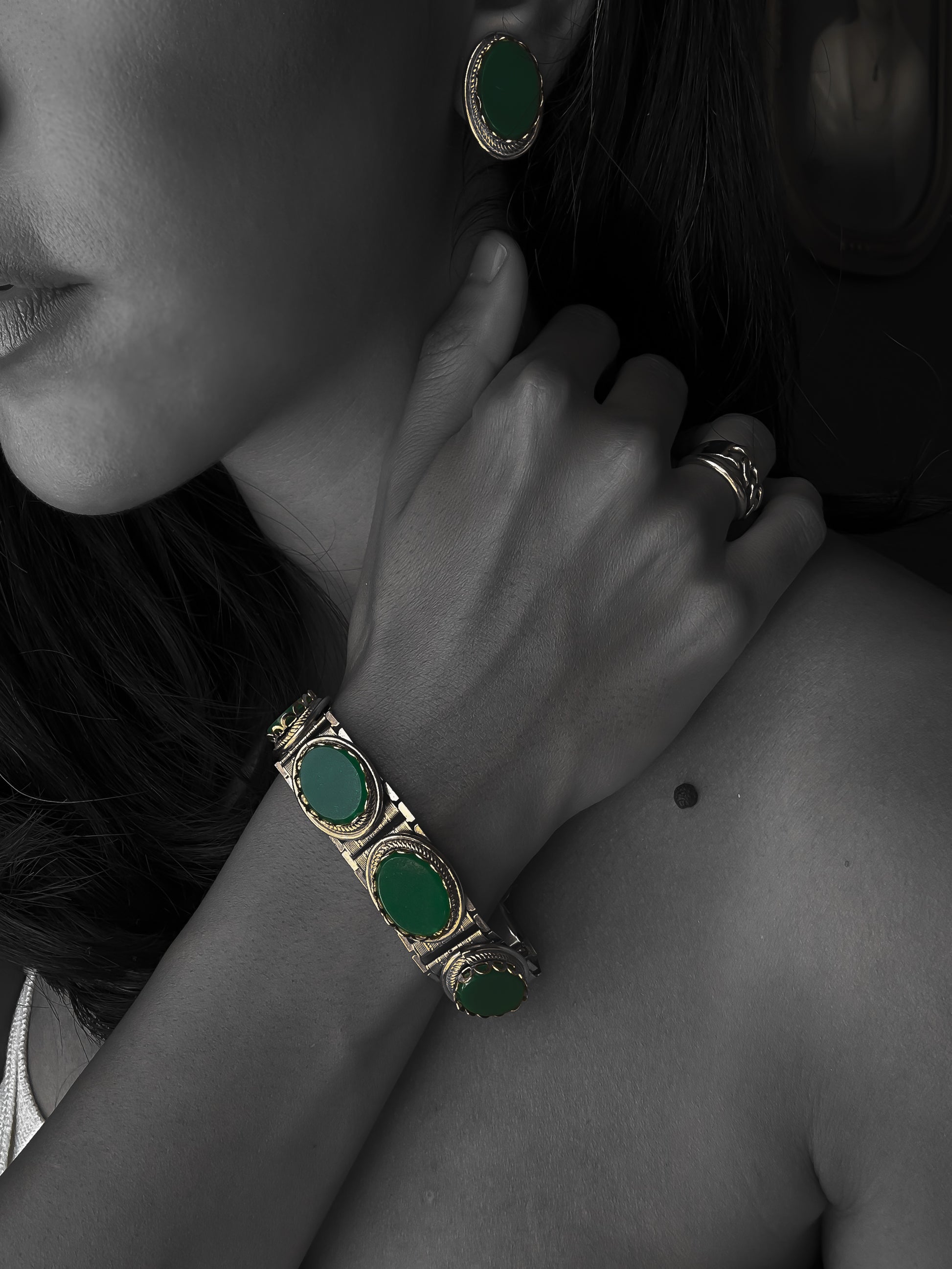 Emerald Empress Set Earrings & Bracelet|Vintage Baazaar 