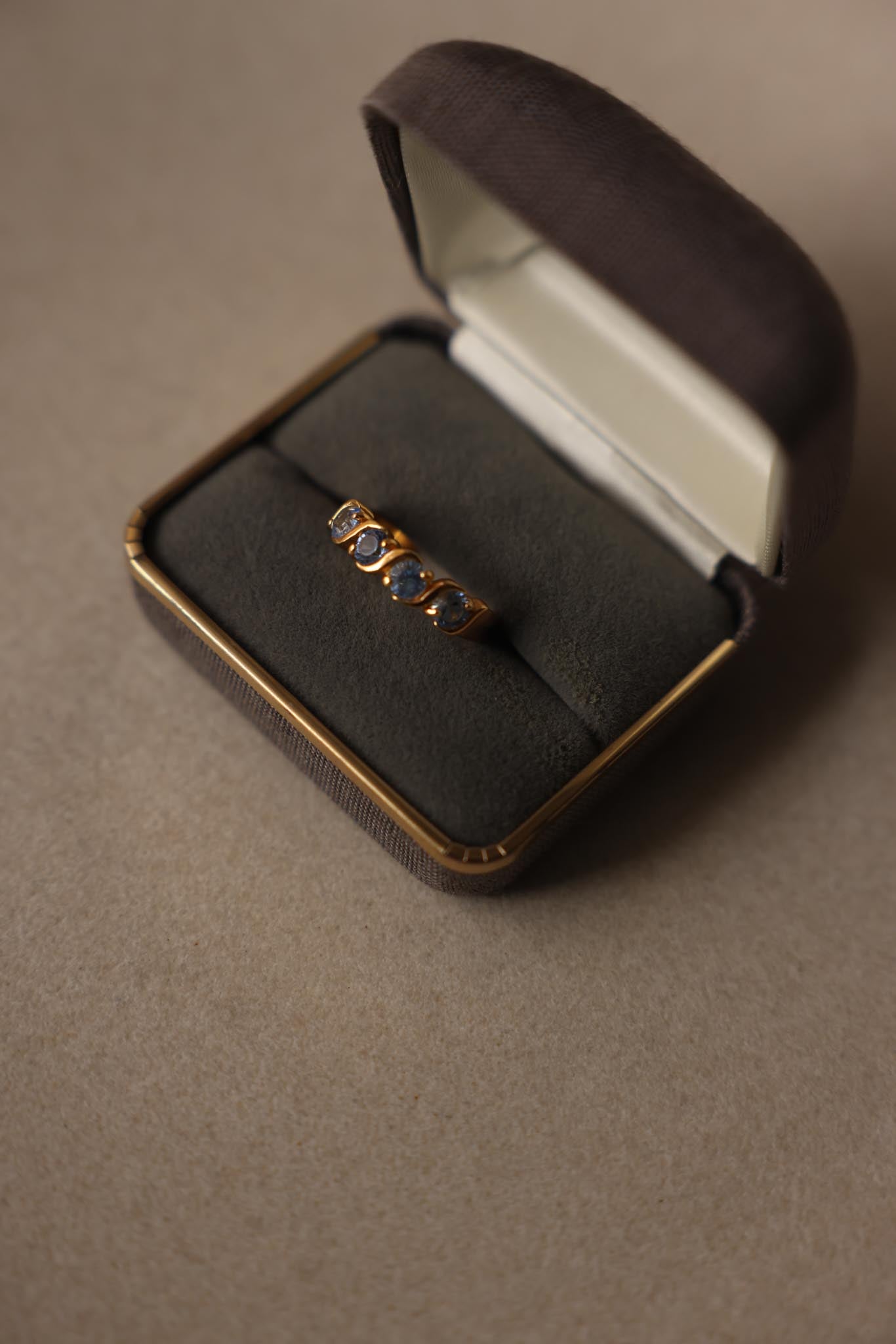 Vintage Gold Plated Blue Glass Band Ring size 8