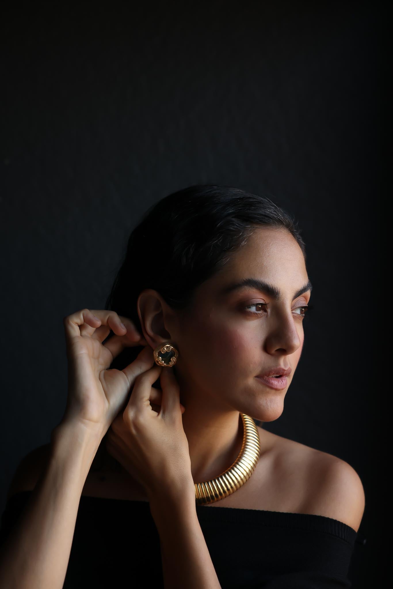 Swirl Crest Clip-On Earrings|Vintage Baazaar 