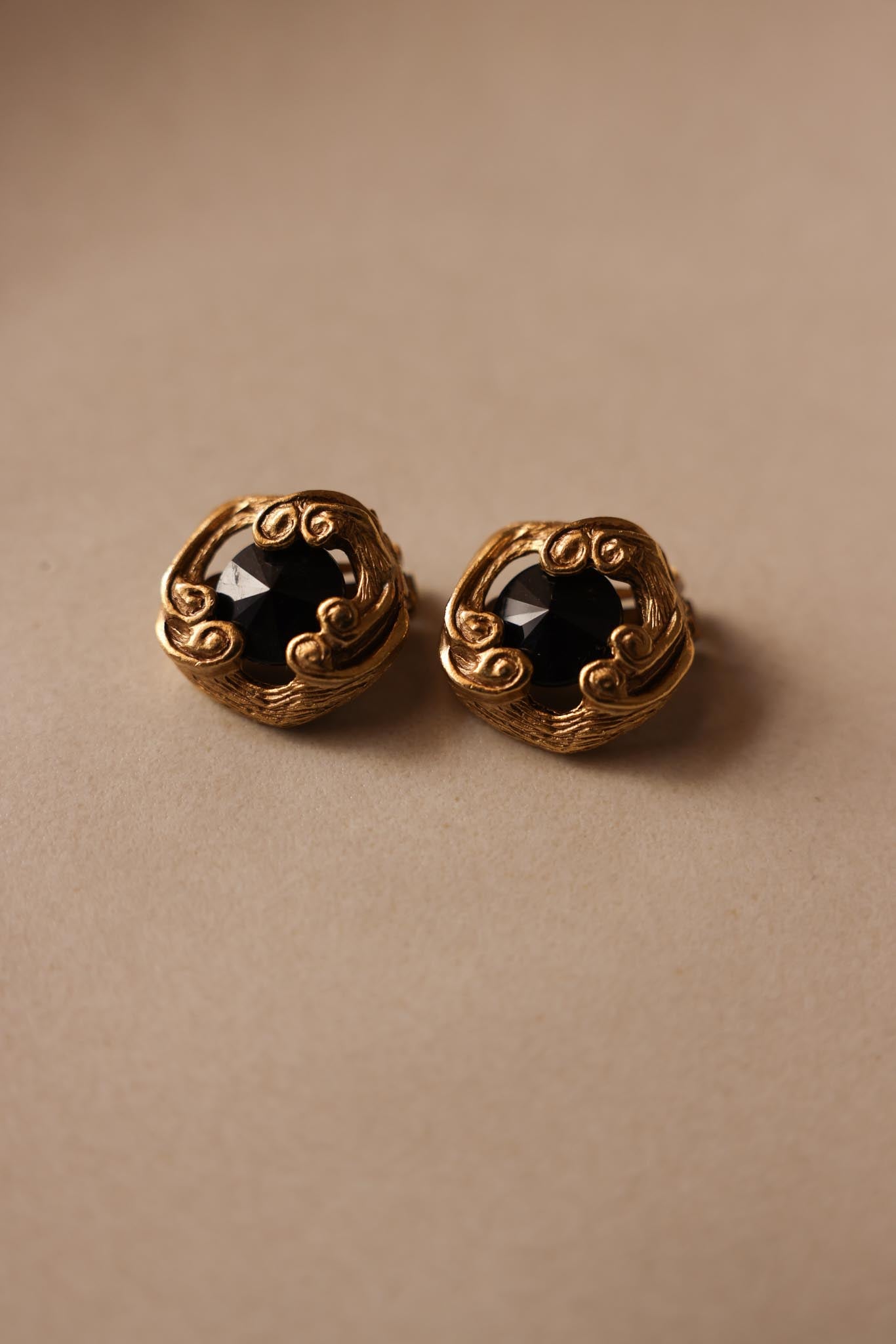 Swirl Crest Clip-On Earrings|Vintage Baazaar 