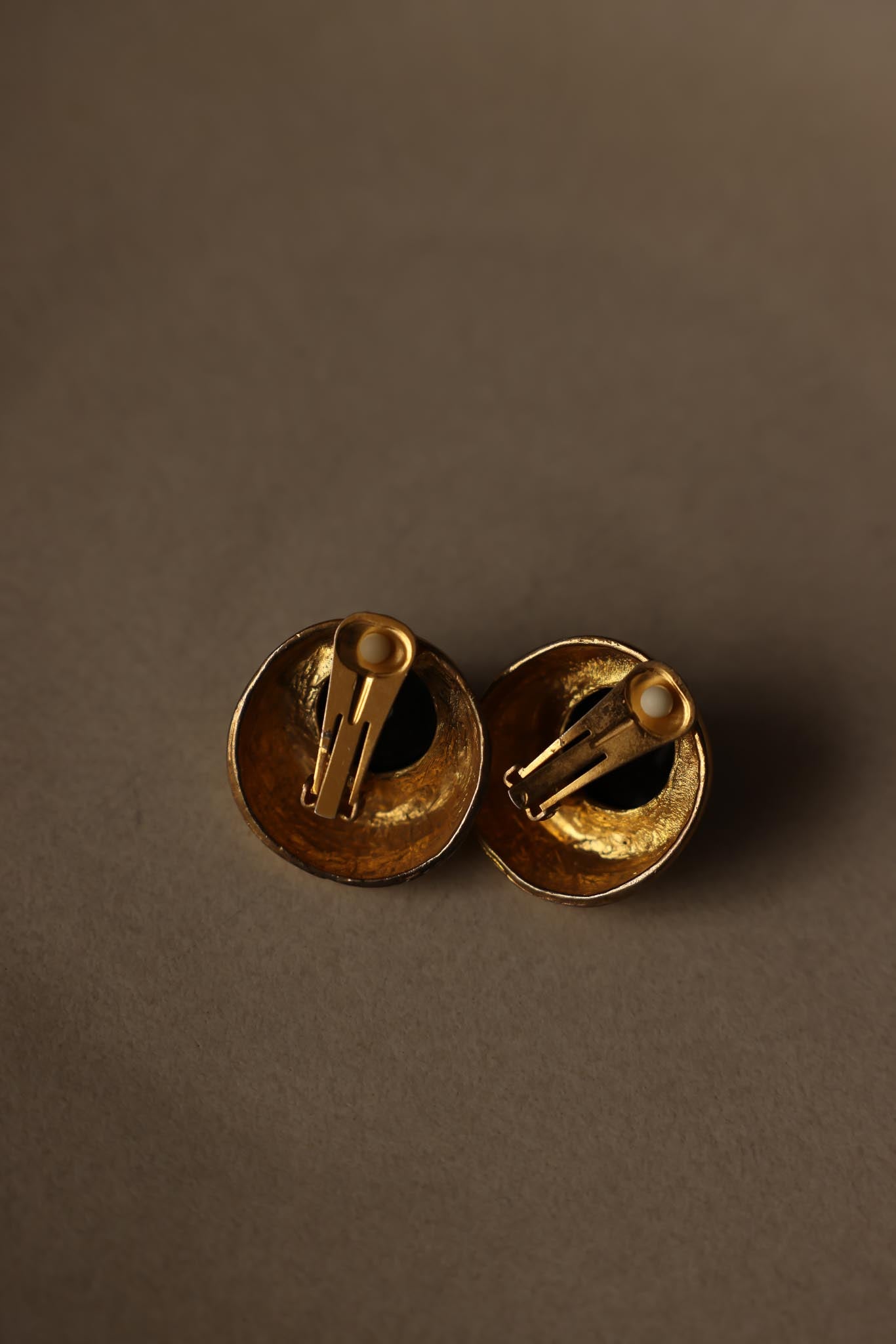 Matte Gold & Black Cabochon Clip-On Earrings|Vintage Baazaar 