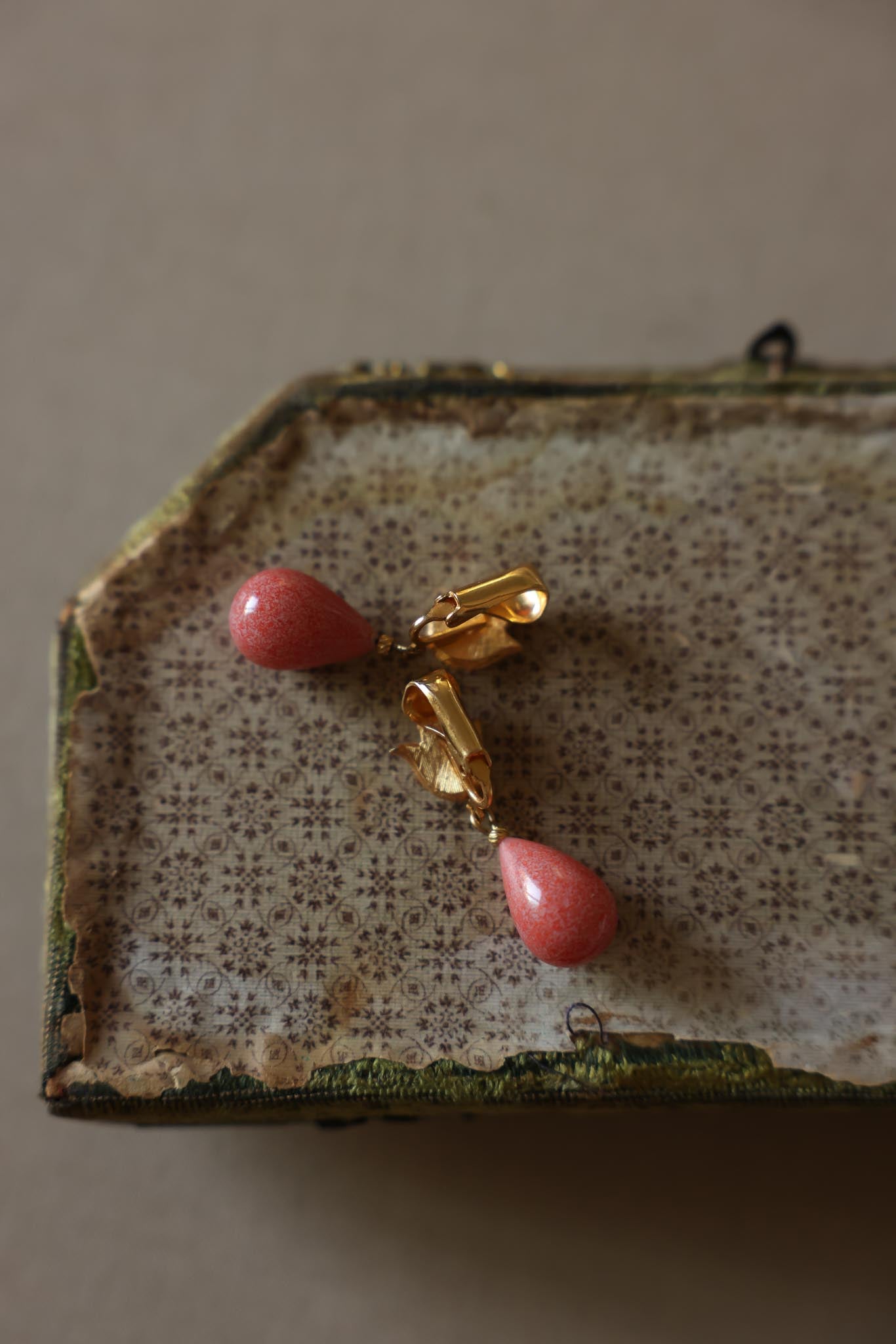 Mid-Century Gold Leaf Coral Drop Clip-On Earrings