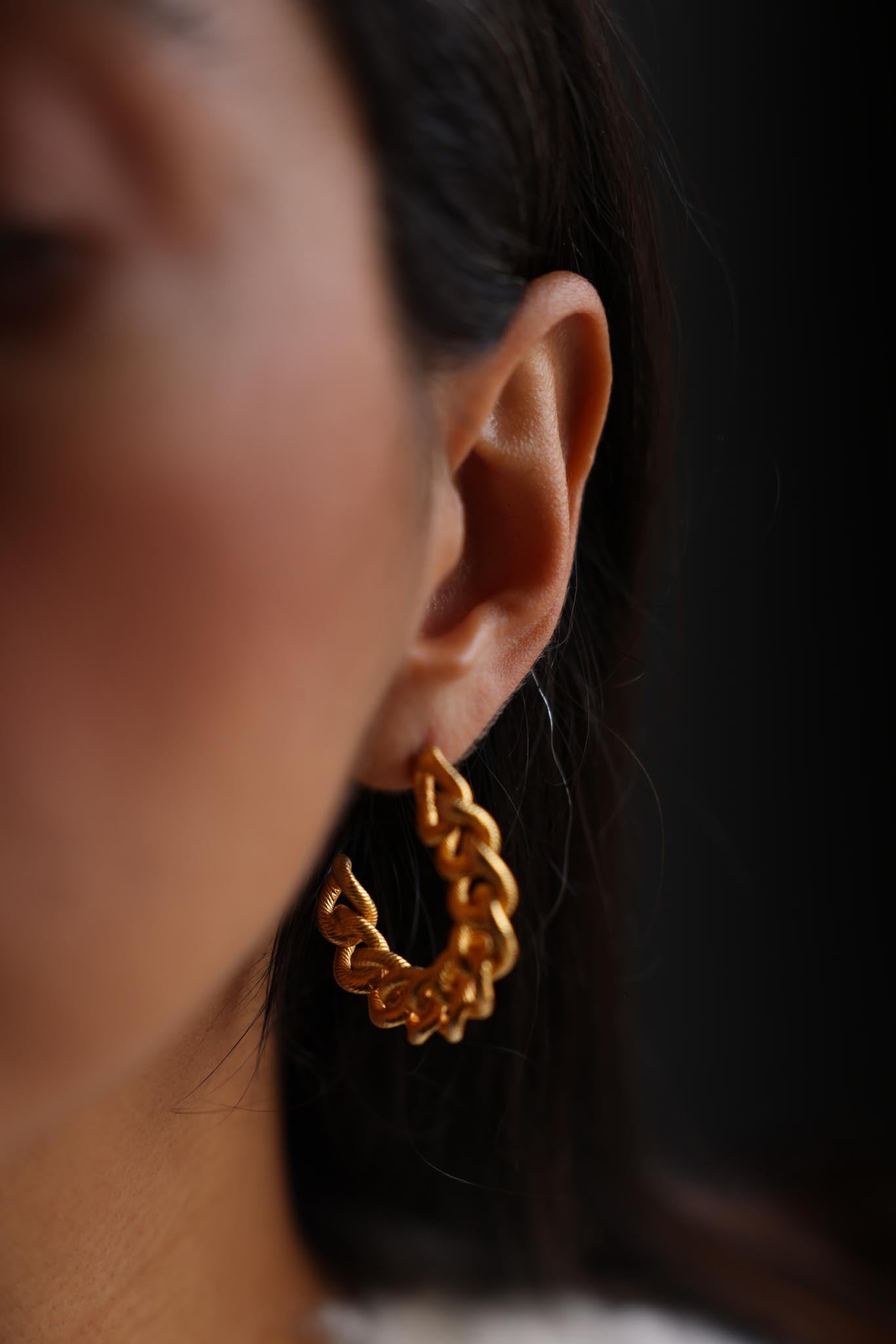Golden Link Hoop|Vintage Baazaar 