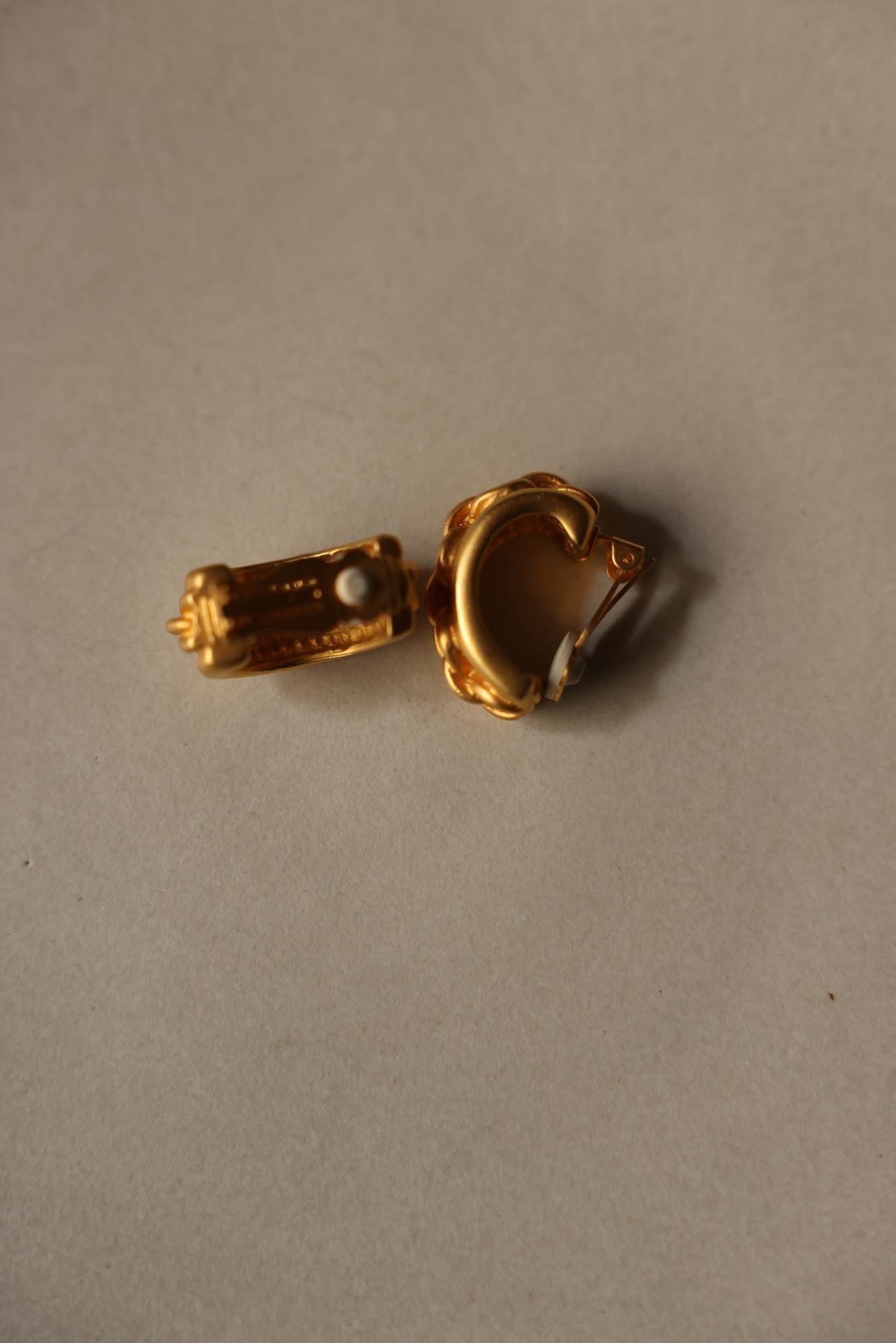 Brushed Gold Chain-Link Clip-On Earrings | 10K Gold Filled|Vintage Baazaar 