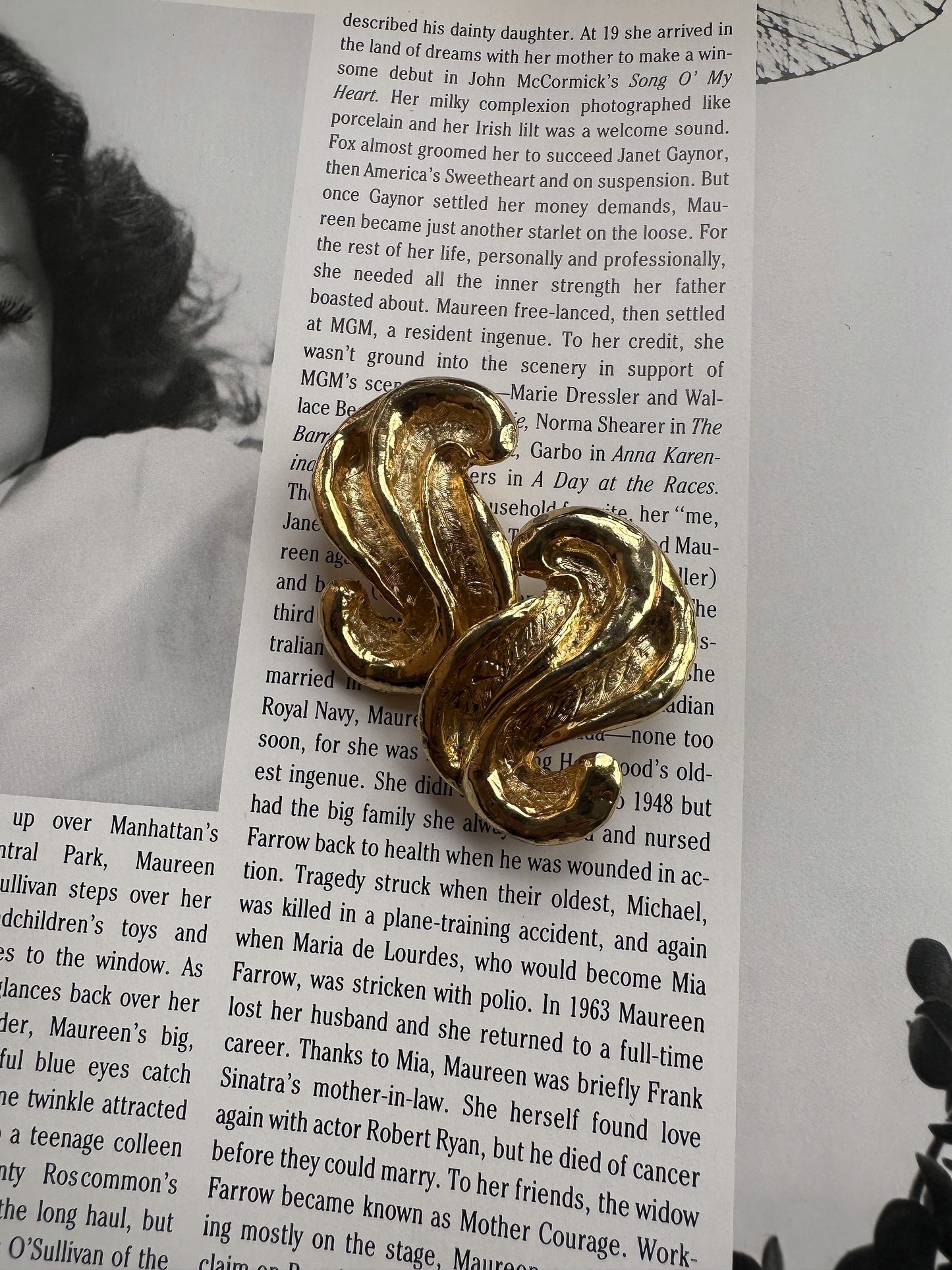 Golden Wave Earrings|Vintage Baazaar 