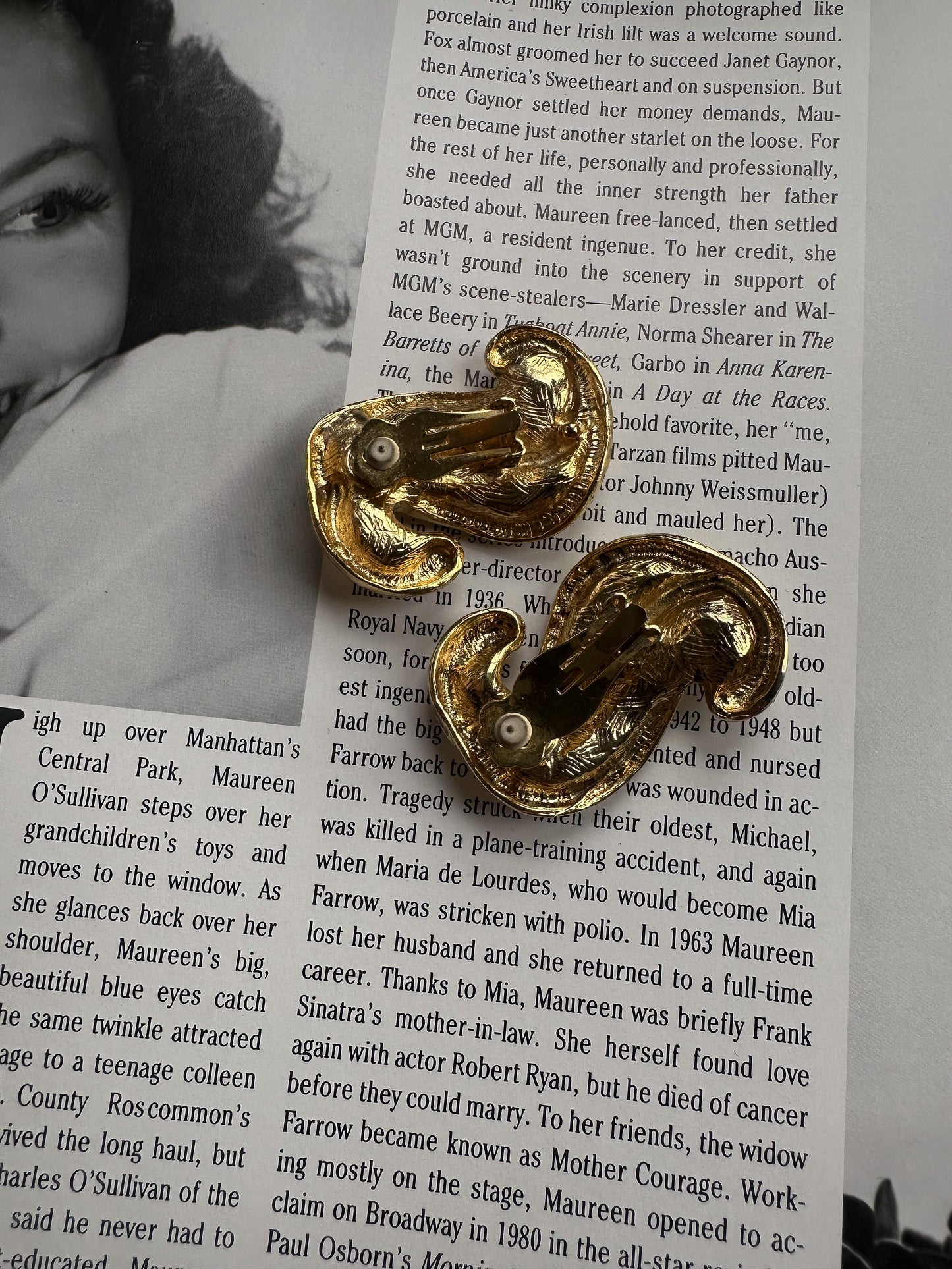 Golden Wave Earrings|Vintage Baazaar 