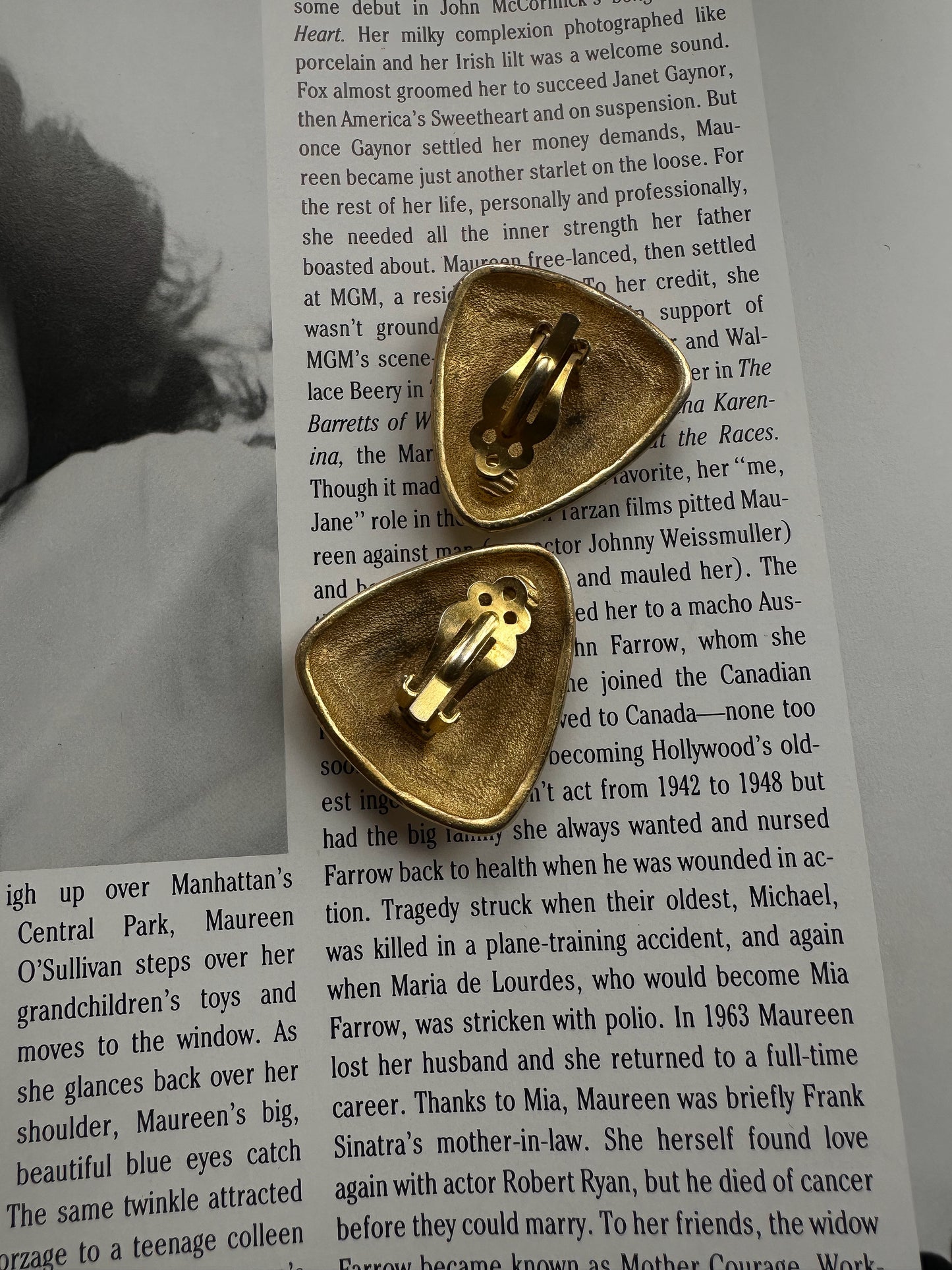 Golden Noir Triangle Earrings|Vintage Baazaar 