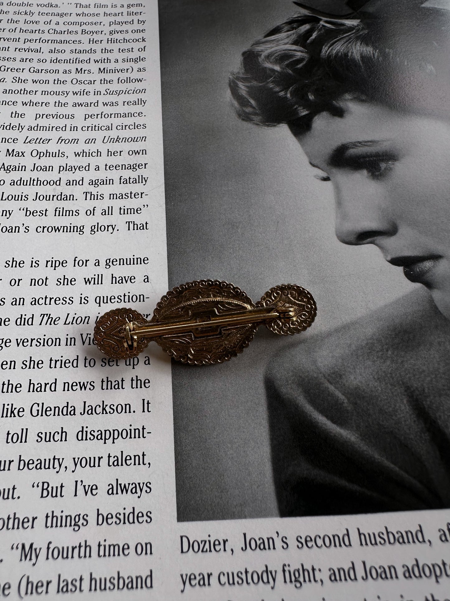 Black Pearl Elegance Brooch|Vintage Baazaar 