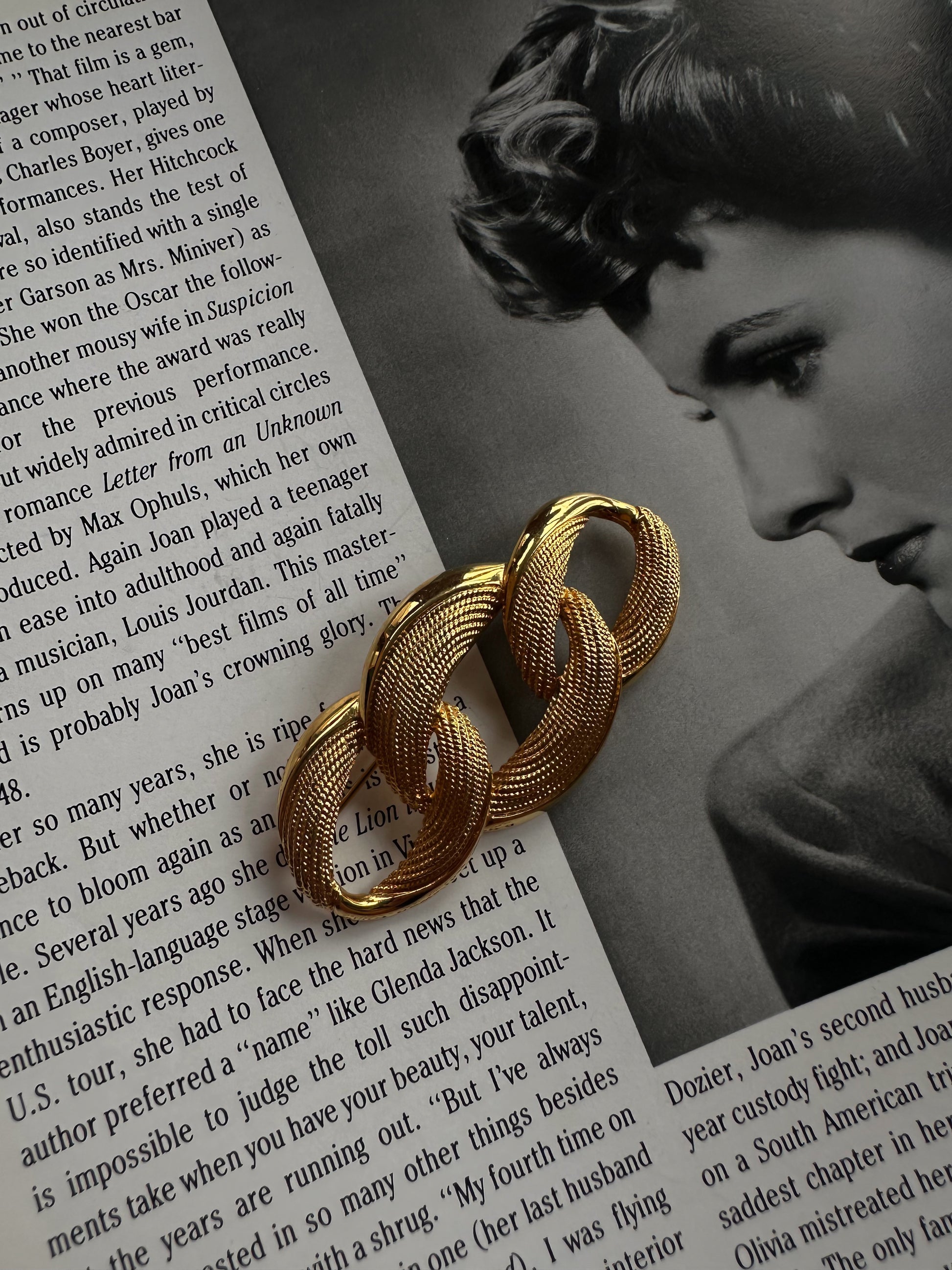 Napier Golden Unity Brooch|Vintage Baazaar 