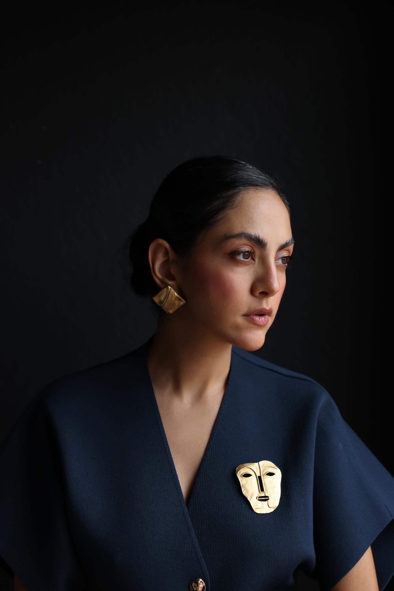 Face Brooch in Brushed Gold|Vintage Baazaar 