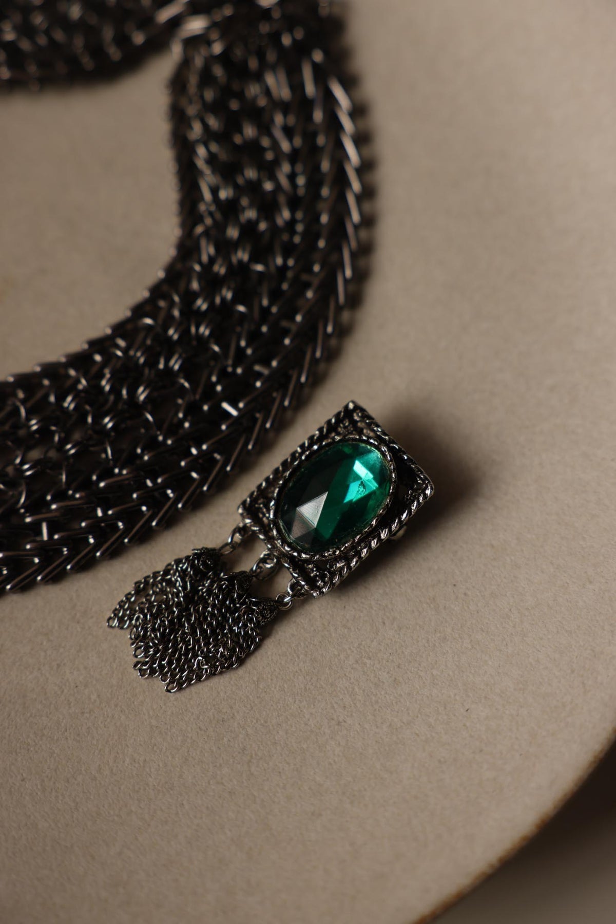 Silvertone Green Oval Tassel Pendant / Brooch Necklace