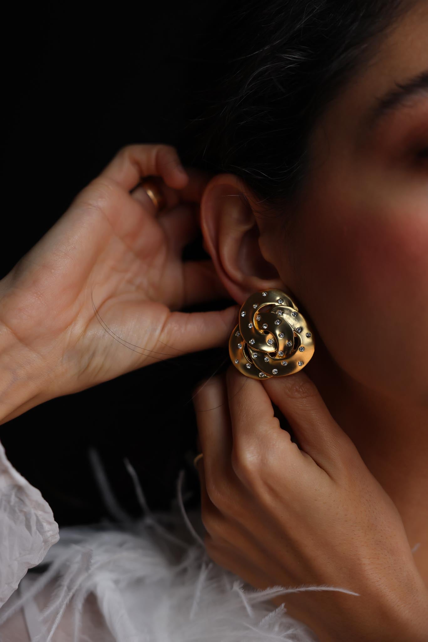 Brushed Gold Rhinestone Swirl Clip-On Earrings|Vintage Baazaar 