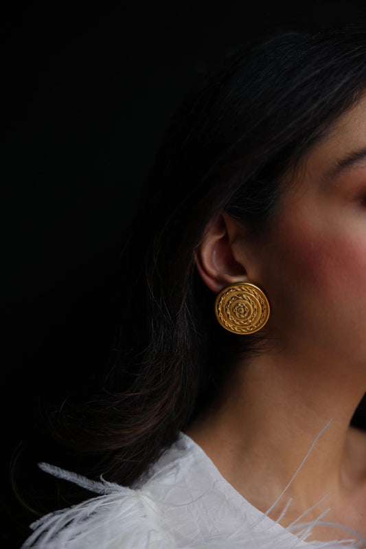 Gold-Tone Rope Circle Clip-On Earrings|Vintage Baazaar 