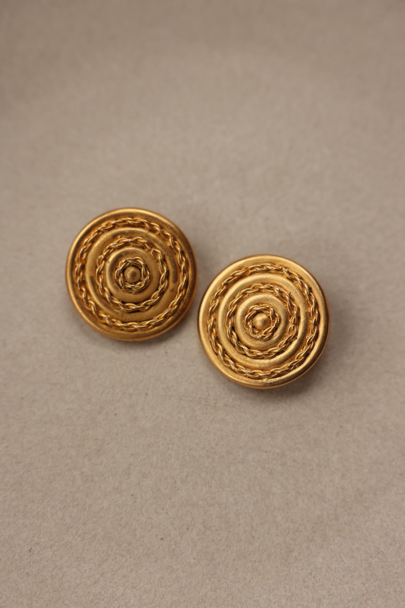 Gold-Tone Rope Circle Clip-On Earrings|Vintage Baazaar 
