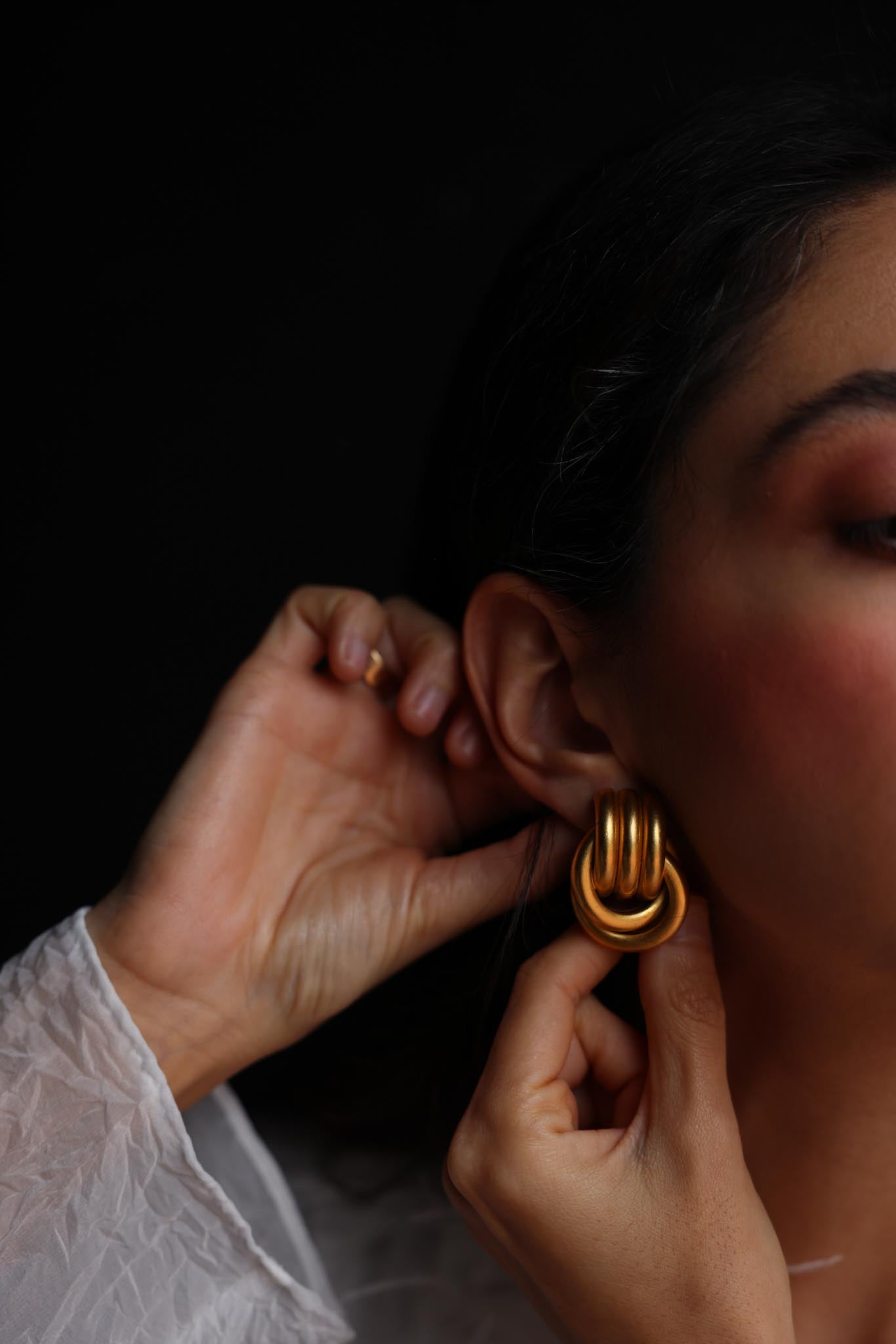Brushed Gold Knot Clip-On Earrings|Vintage Baazaar 