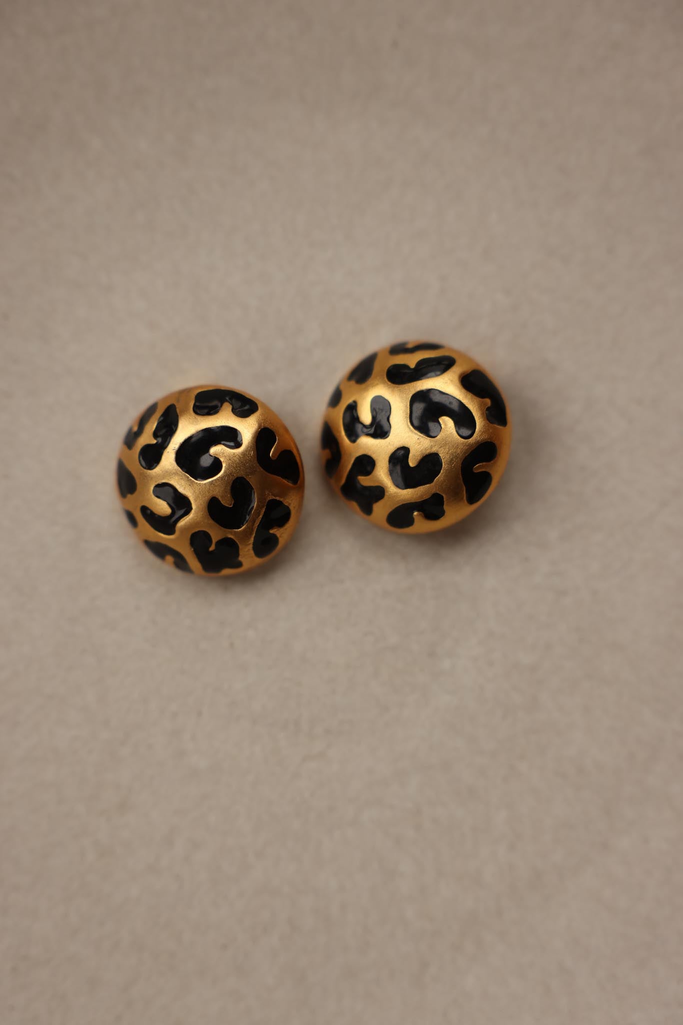 Brushed Gold  leopard-pattern clip-on earrings|Vintage Baazaar 