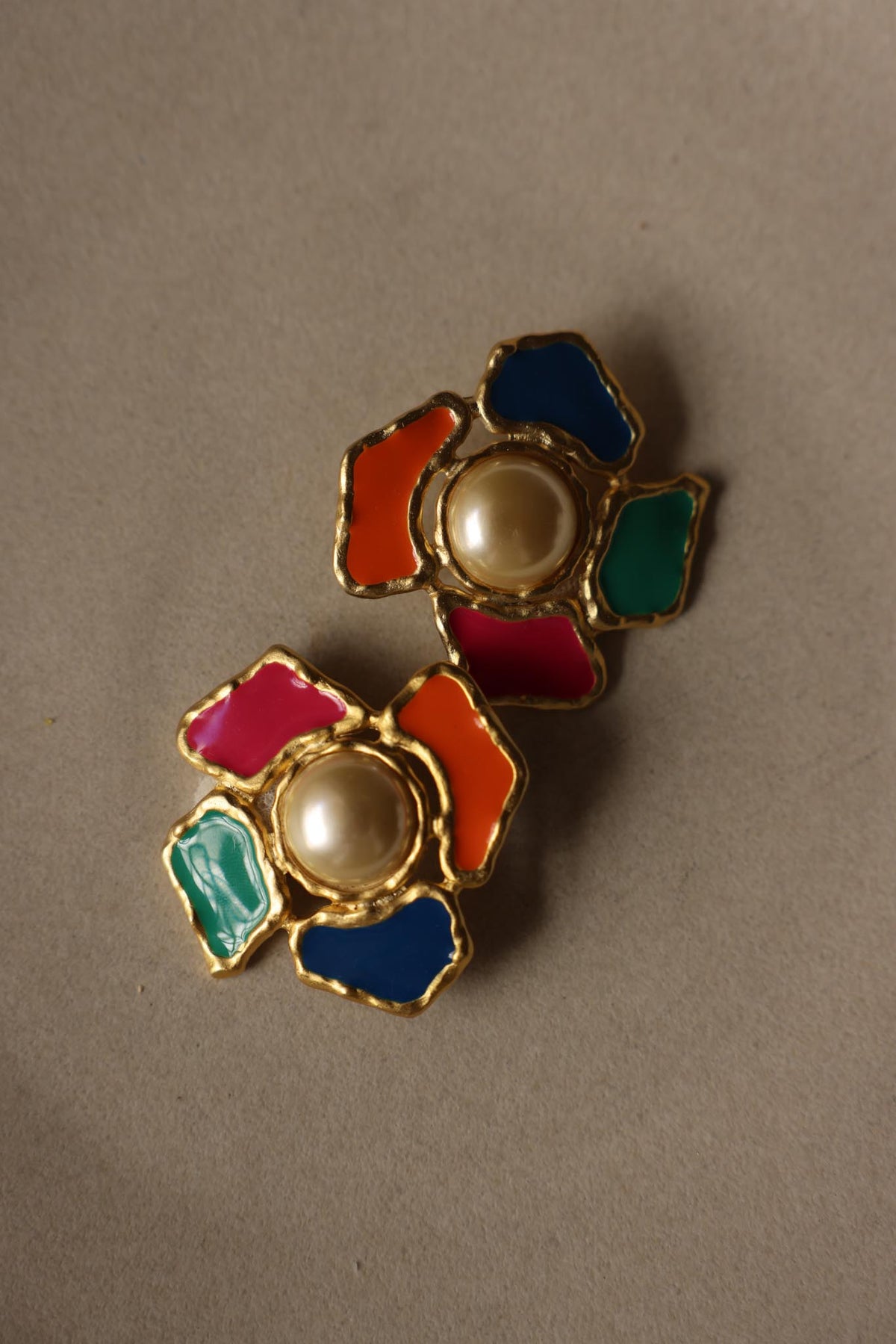 Matte Gold Multicolor Enamel & Faux Pearl Flower Clip-On Earrings|Vintage Baazaar 