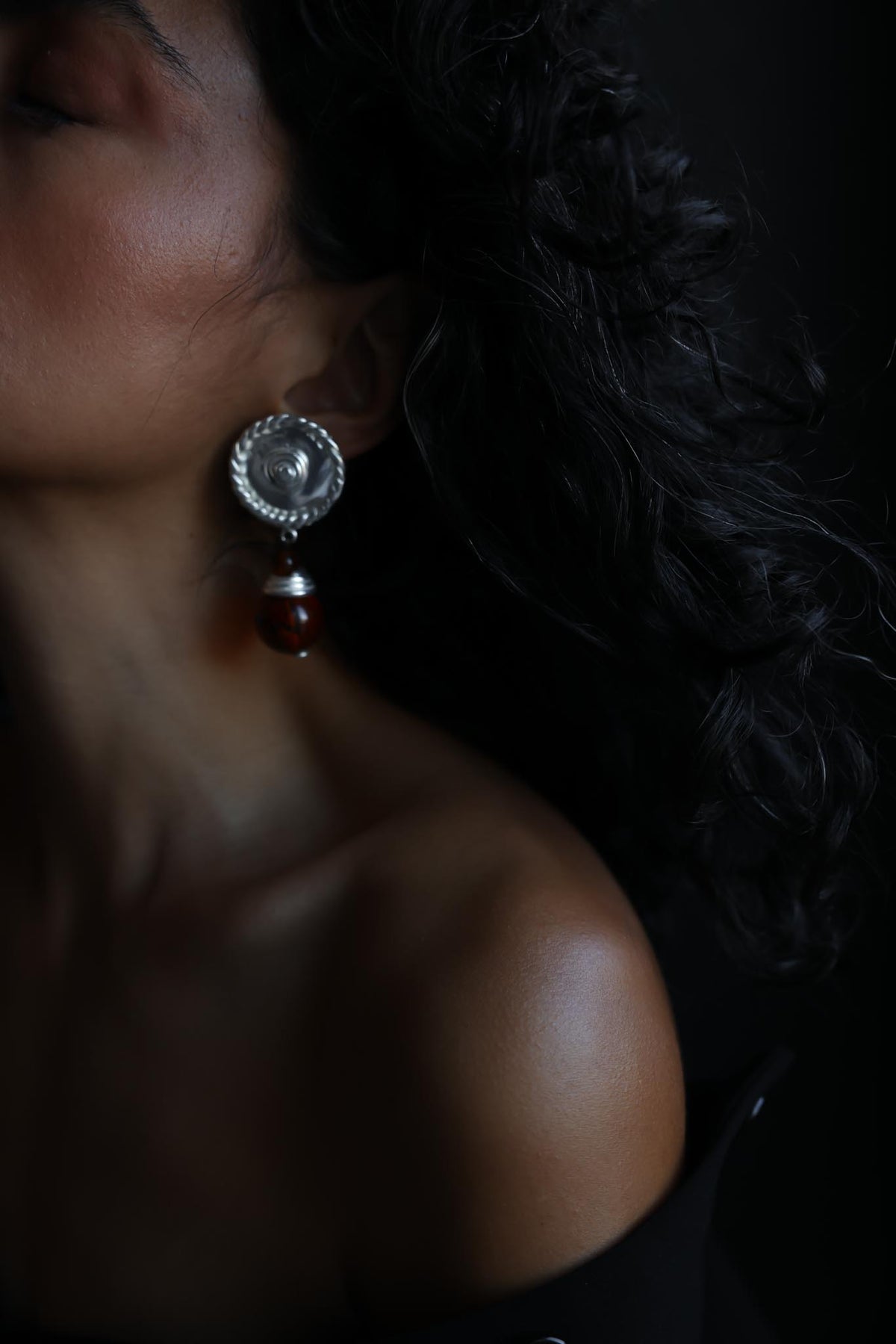 Silvertone Round Swirl & Amber Bead Drop Clip-On Earrings|Vintage Baazaar 