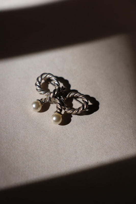 Silver Rope Bow Faux Pearl Brooch