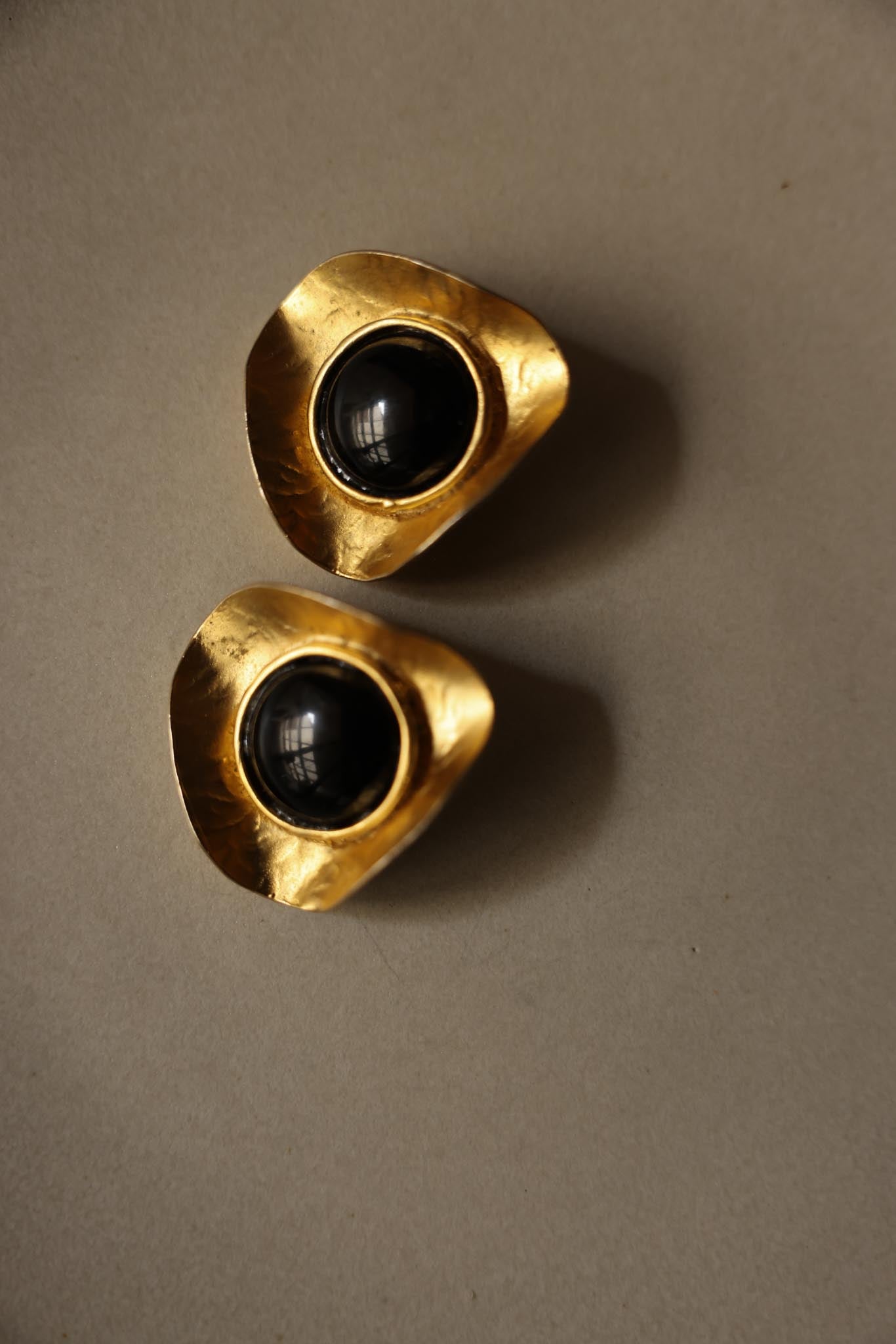Norma Jean Bold Gold & Black Cabochon Clip-On Earrings|Vintage Baazaar 