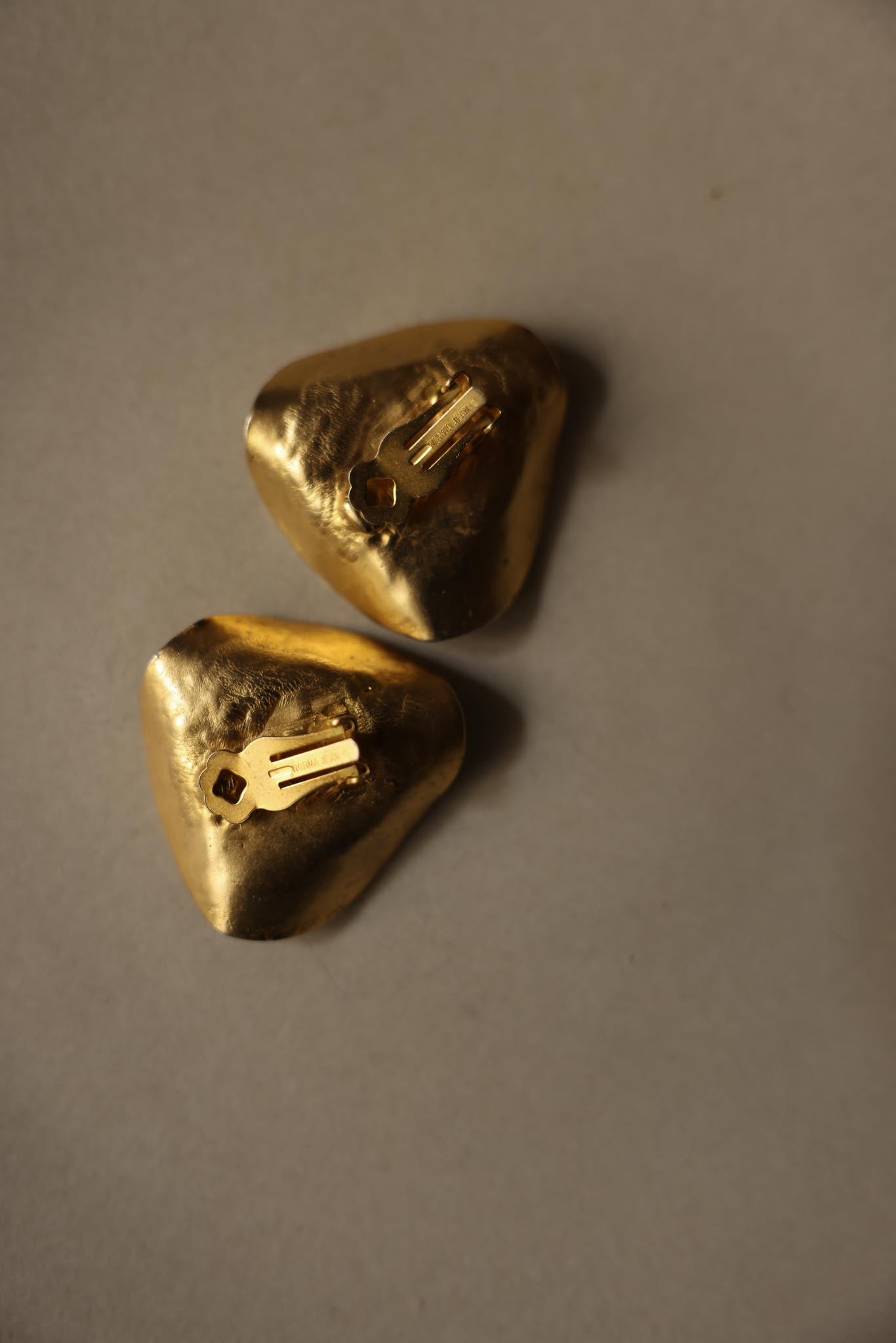 Norma Jean Bold Gold & Black Cabochon Clip-On Earrings|Vintage Baazaar 