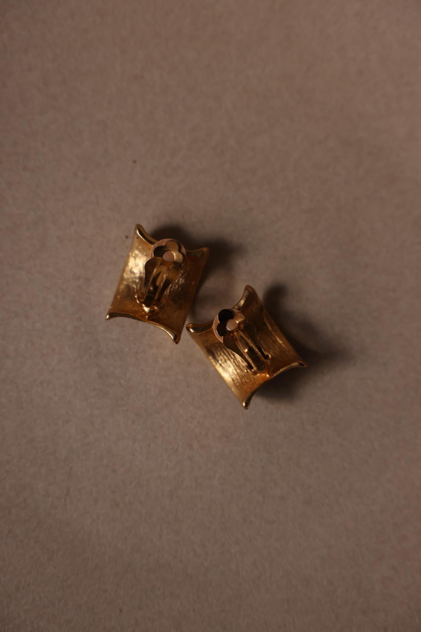 Matte Gold Nautical Anchor Clip-On Earrings|Vintage Baazaar 