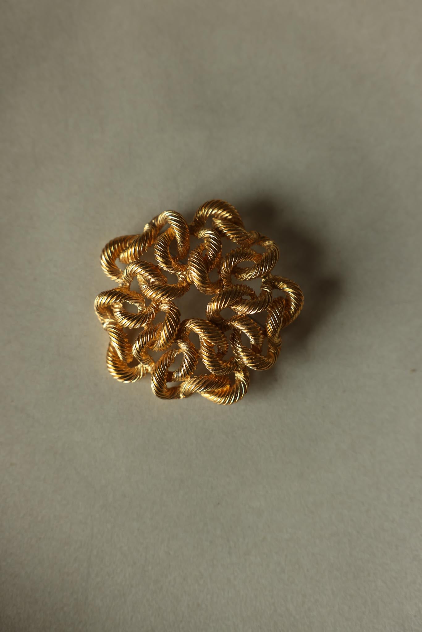 Brushed Gold Rope Knot Brooch