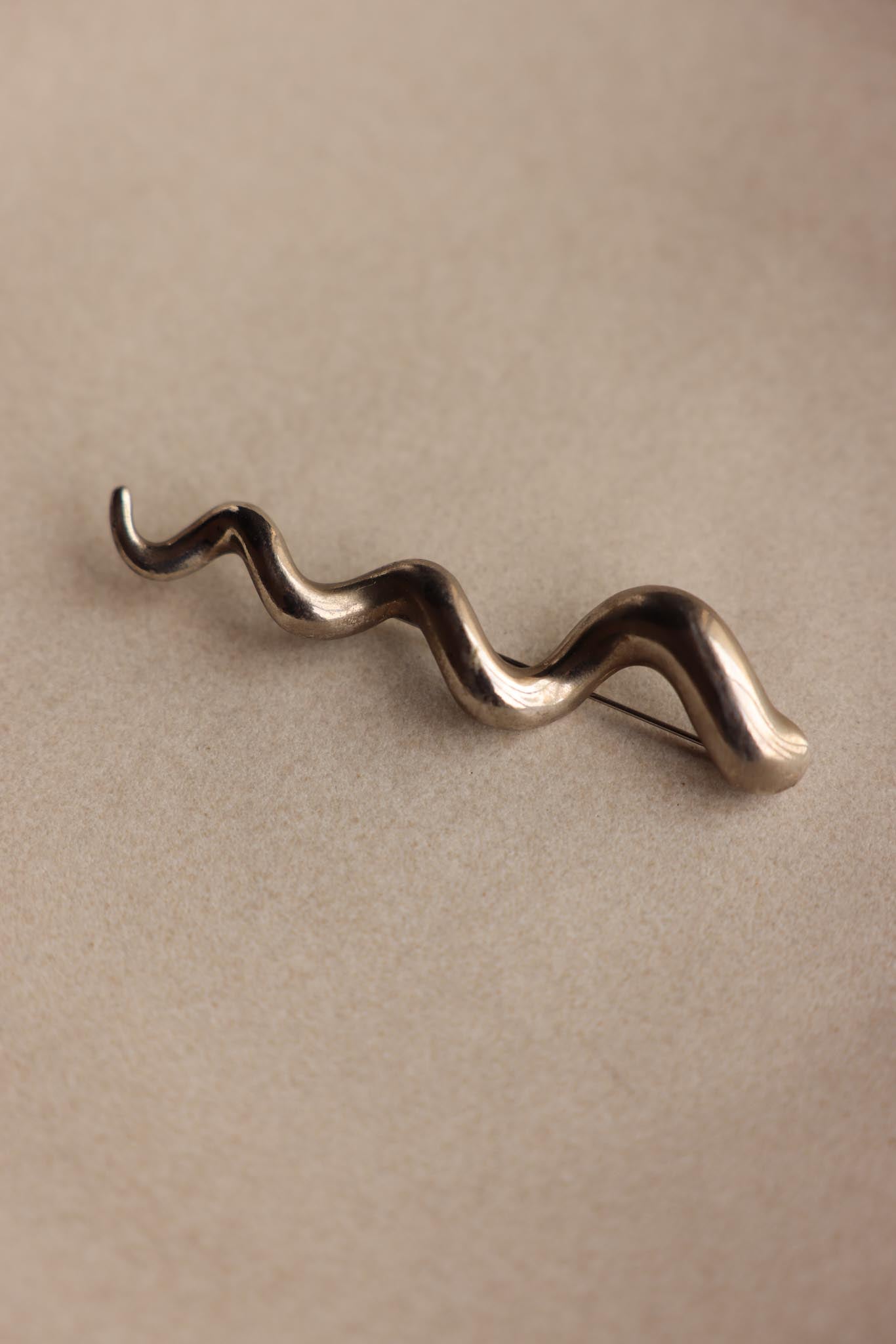 Silver-Tone Abstract Wave Brooch|Vintage Baazaar 