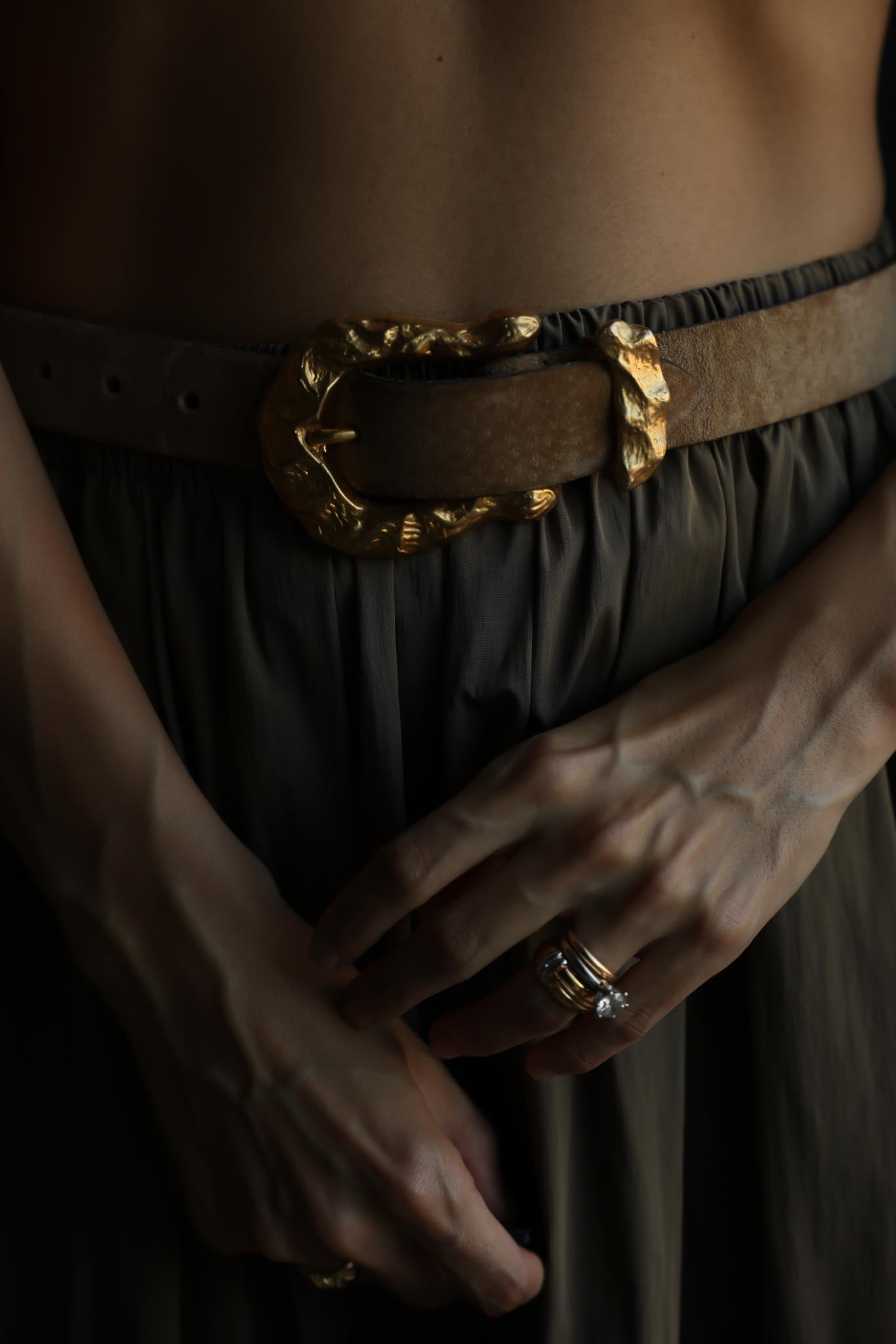 1980s Ellen Tracy Italian Suede Belt With Hammered Gold Buckle|Vintage Baazaar 