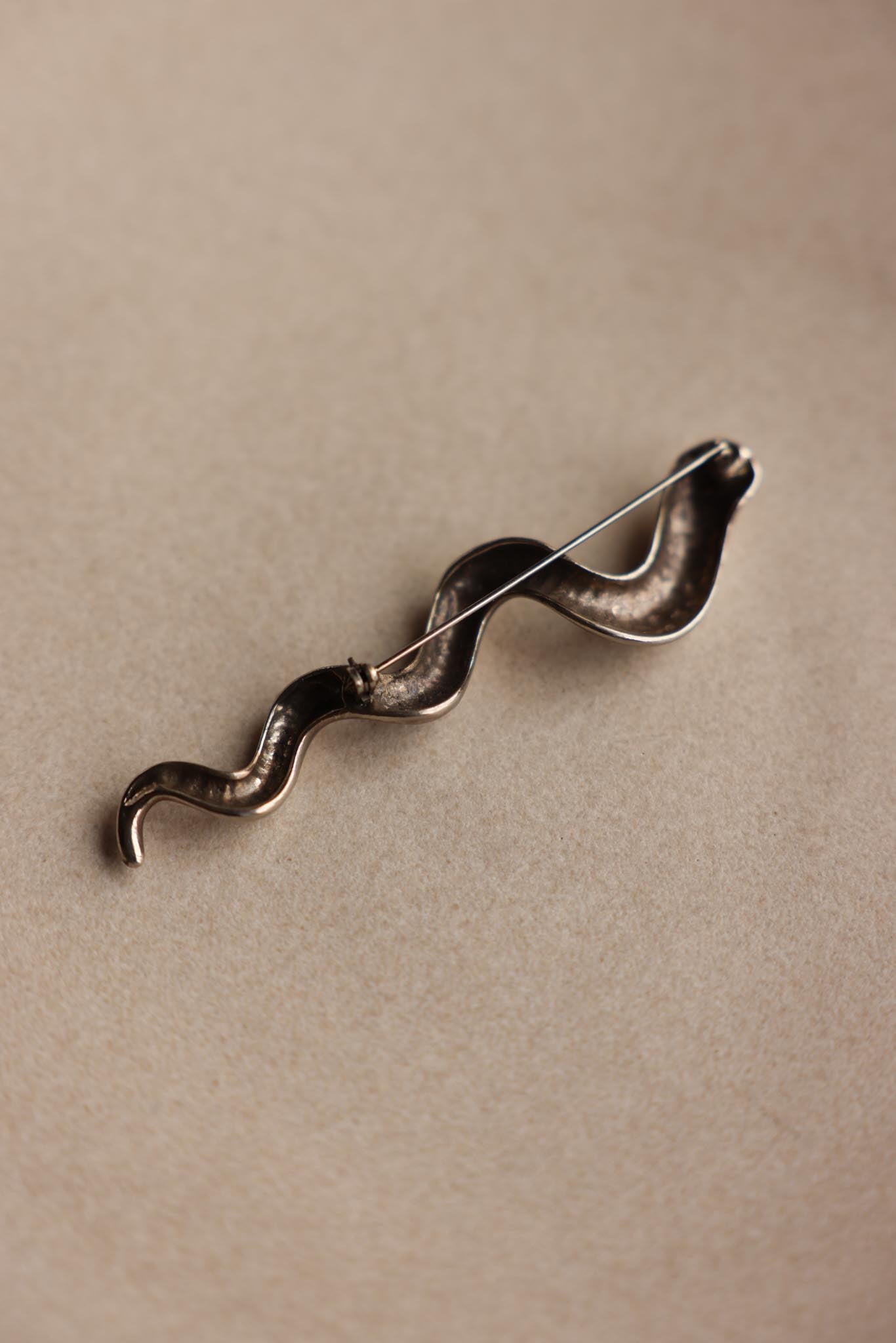 Silver-Tone Abstract Wave Brooch|Vintage Baazaar 