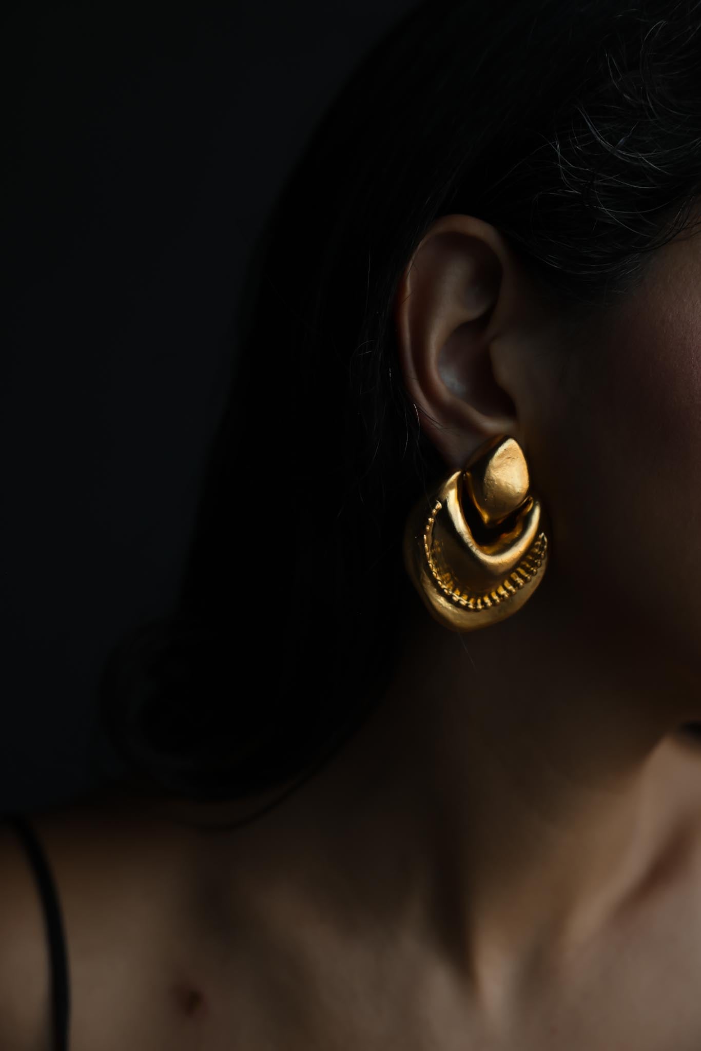 1980s Chunky Gold Plated Statement Clip-On Earrings