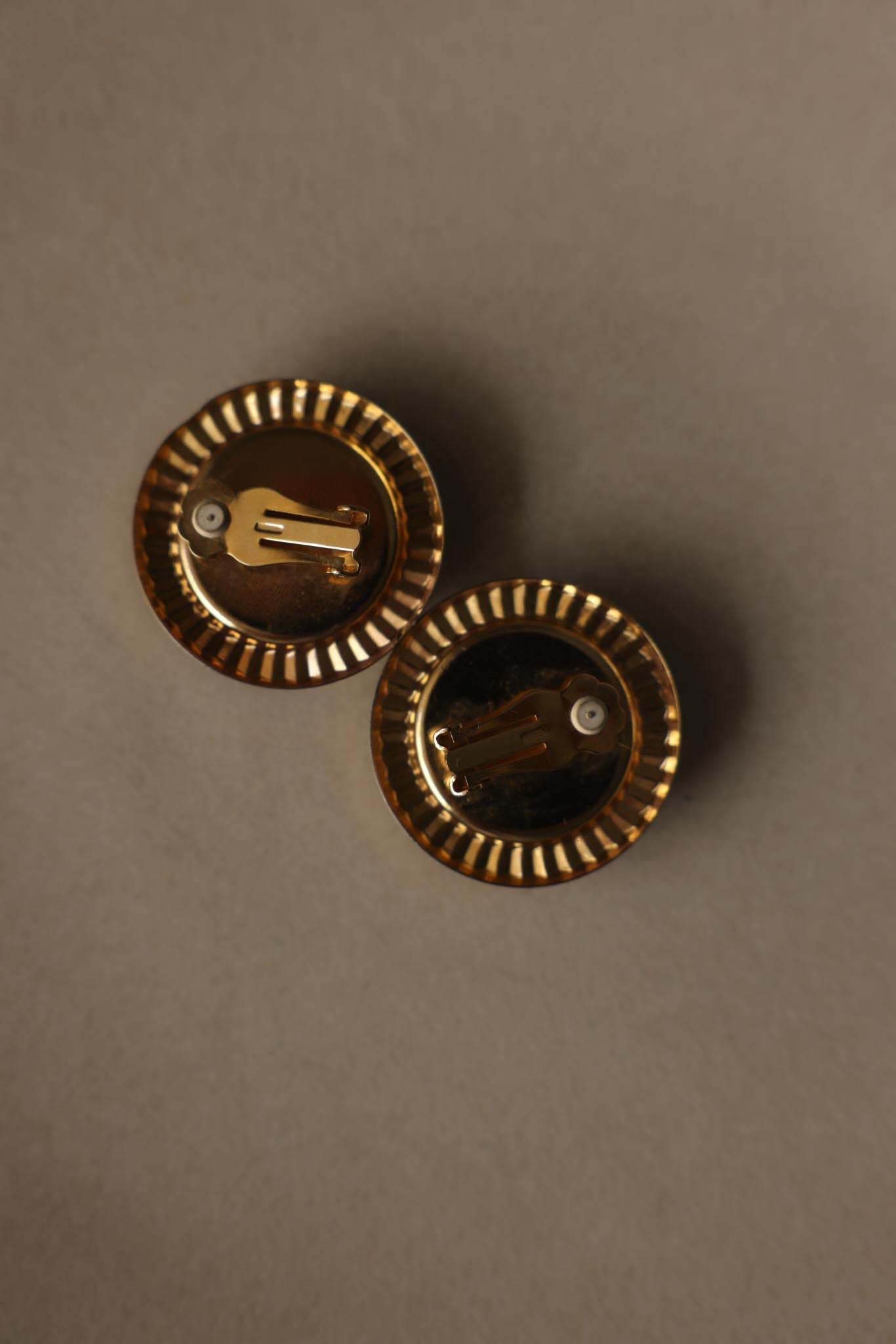 Gold Tone Green Fabric Round Clip-On Earrings