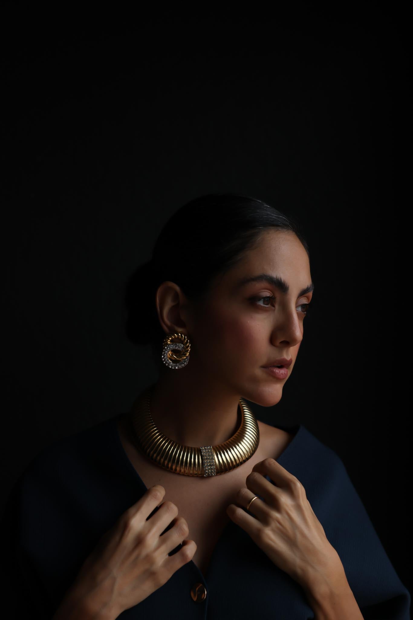 Gold-Tone Omega Collar Necklace with Rhinestone Accent|Vintage Baazaar 