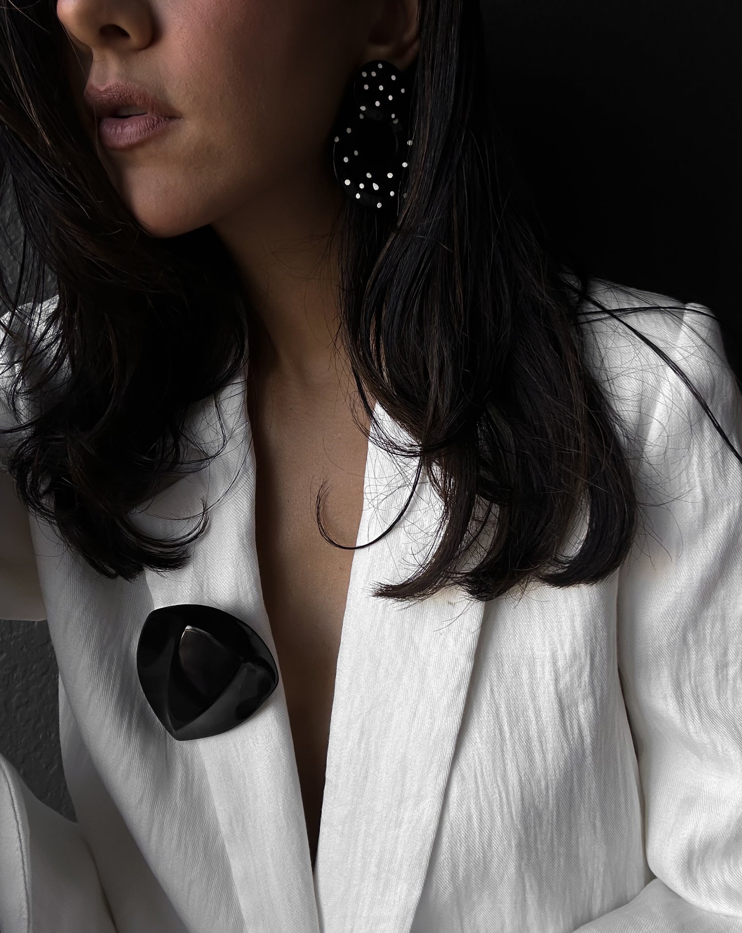Ebony Wave Brooch|Vintage Baazaar 